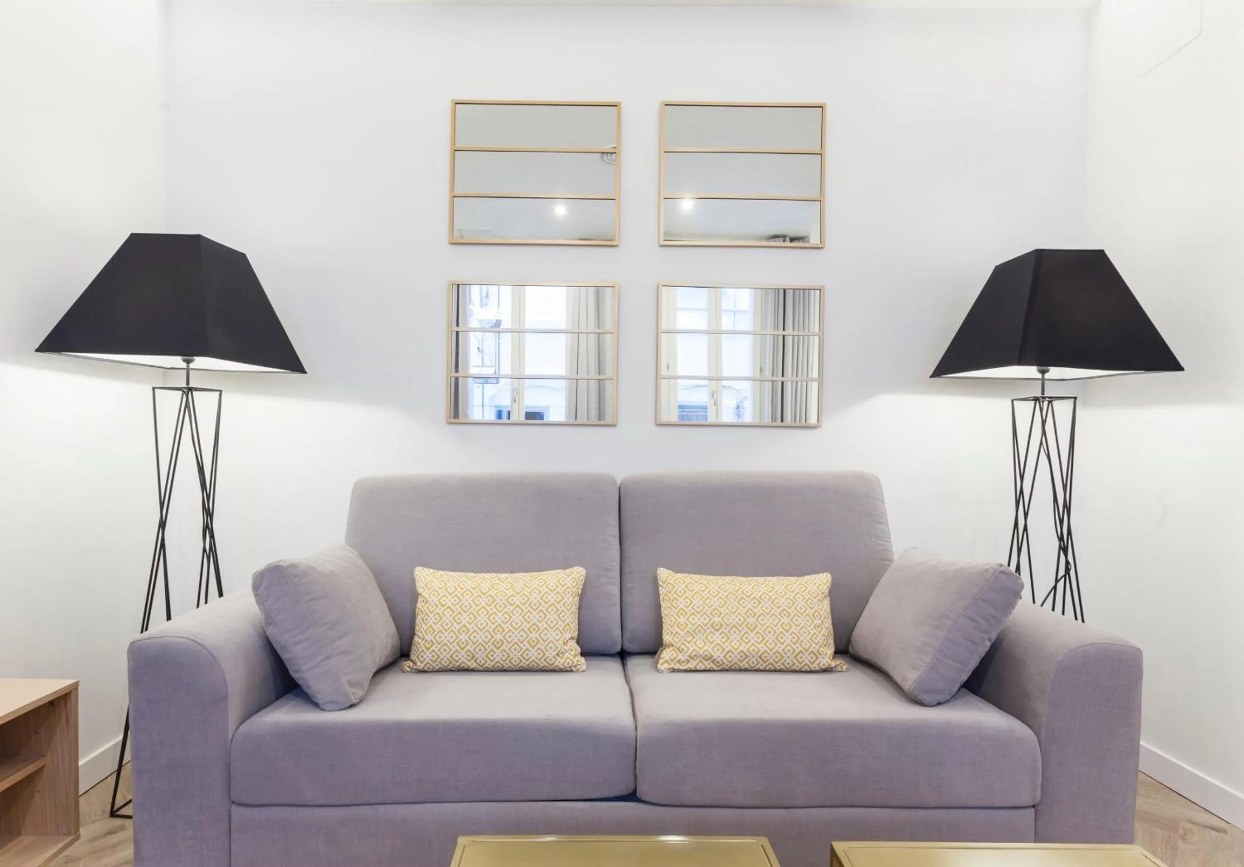 Communal lounge/ TV room in Zoko Suites en Madrid