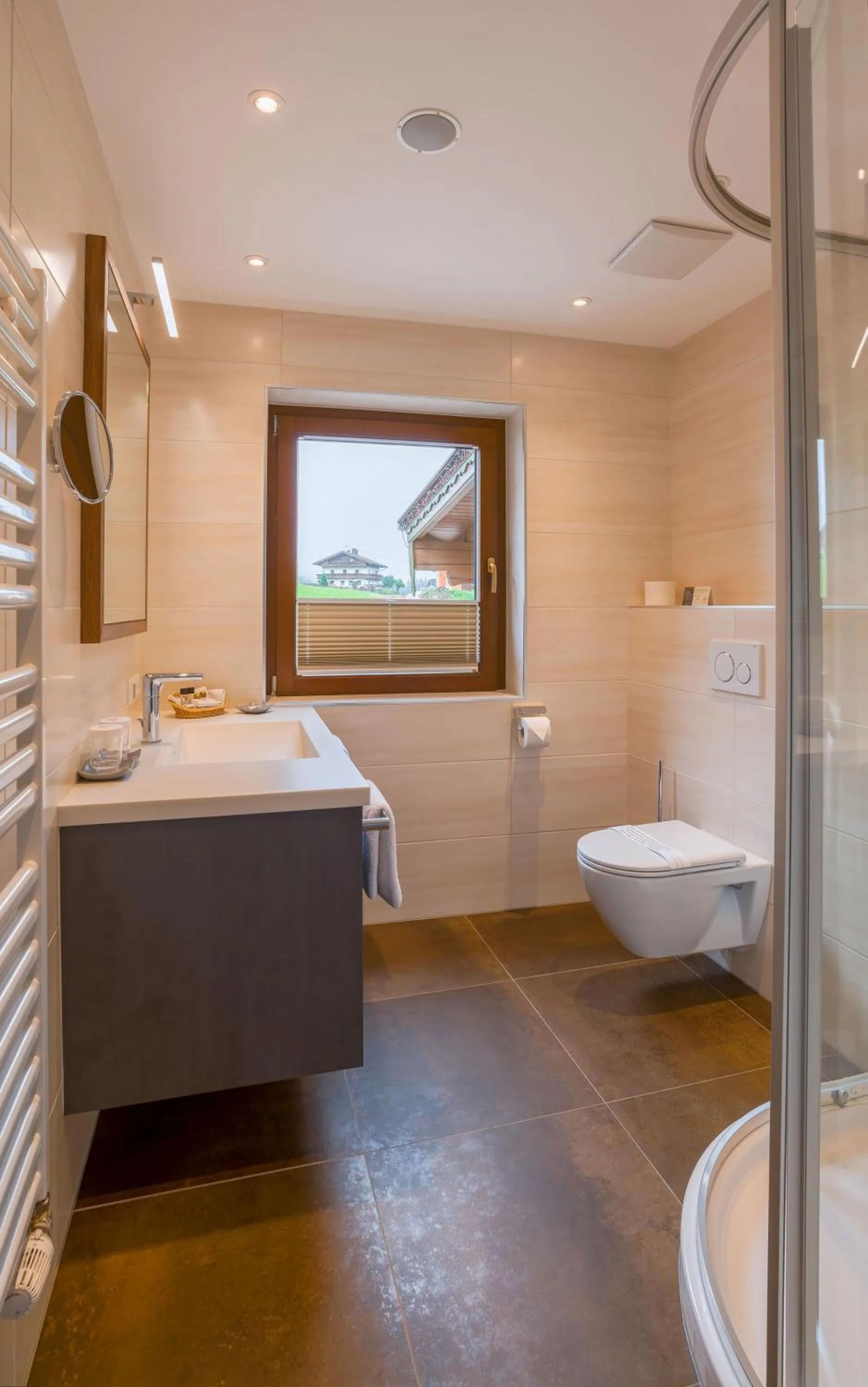 Bathroom in Hotel-Garni Jakober - B&B und Appartements