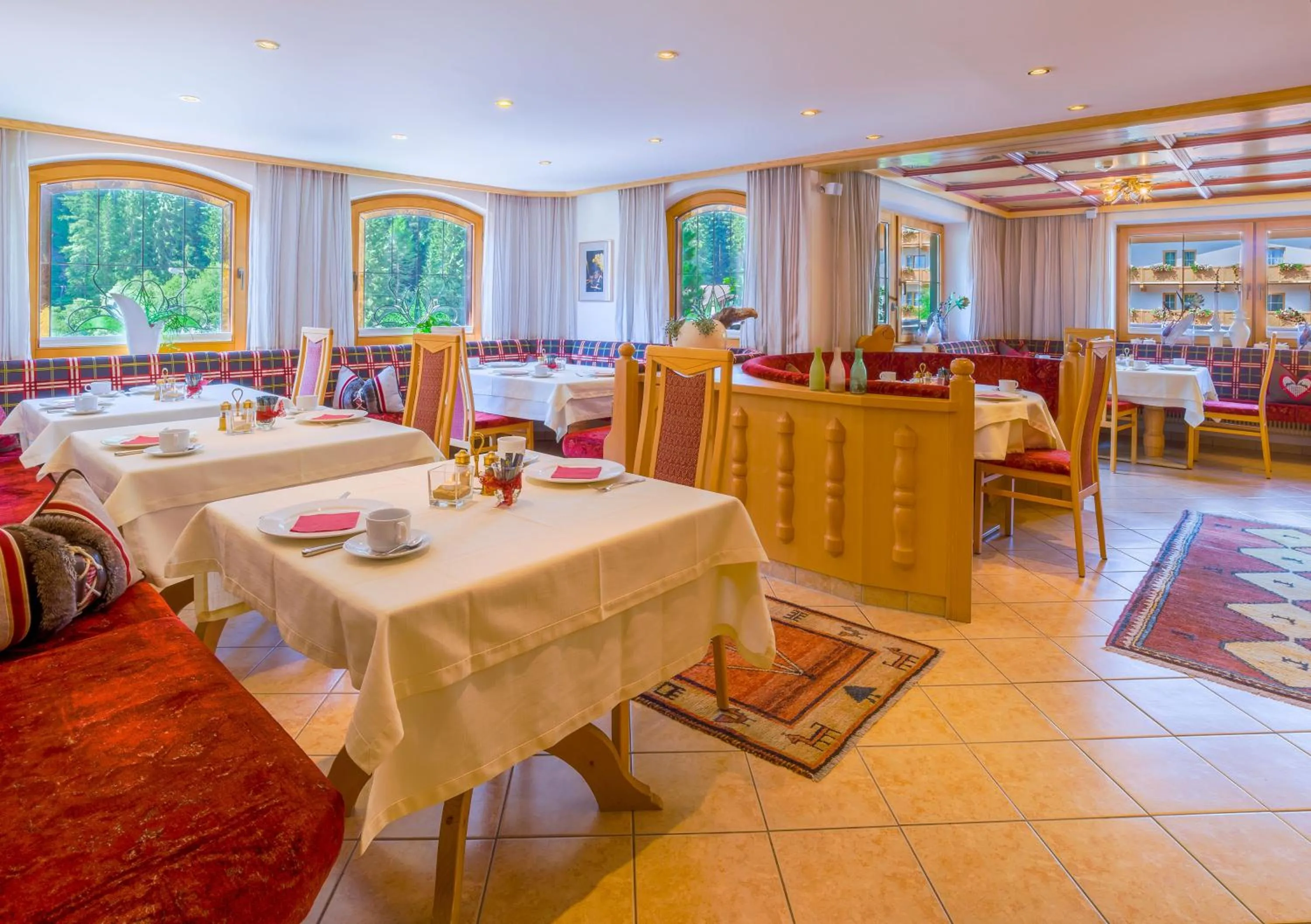 Buffet breakfast in Hotel-Garni Jakober - B&B und Appartements