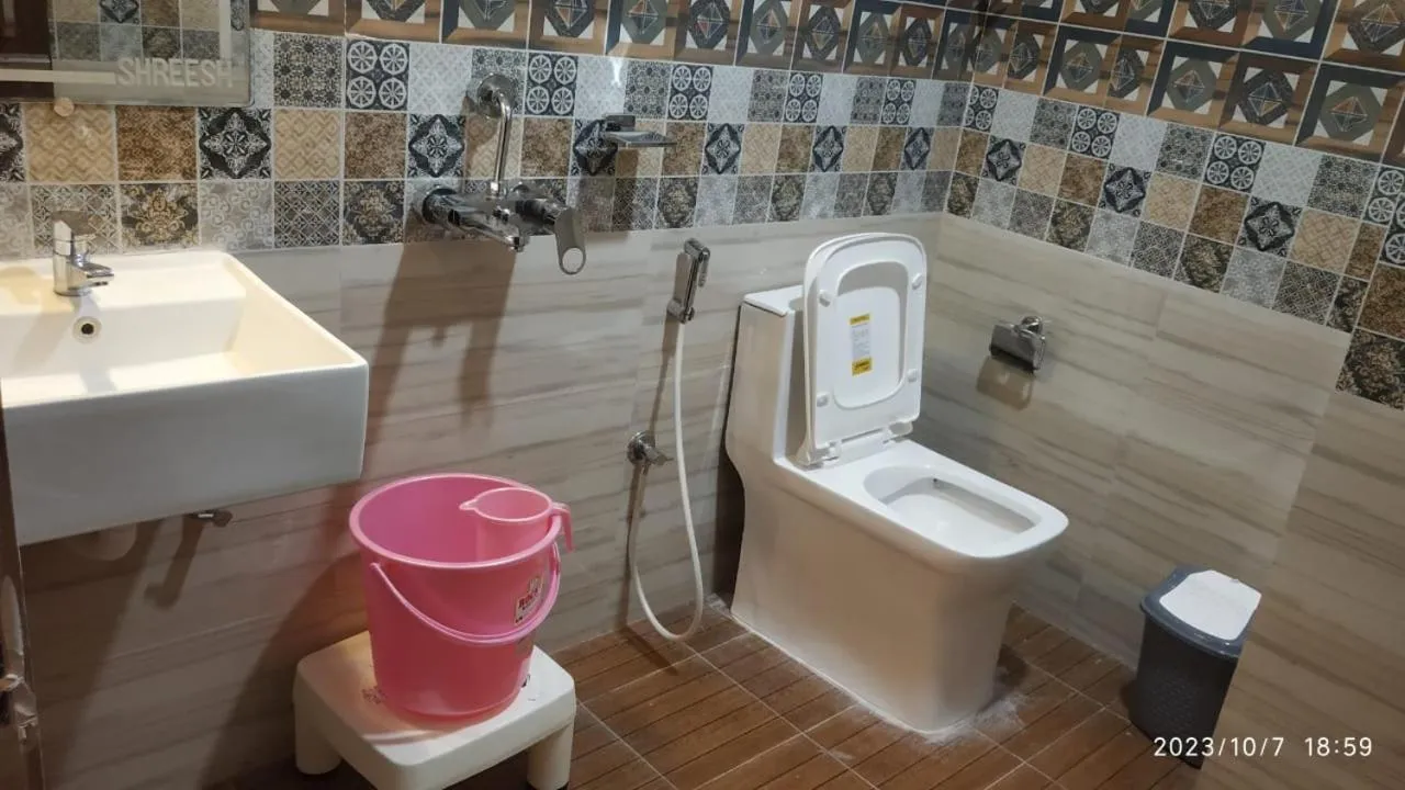 Bathroom in HOTEL SHREESH (NEIL)