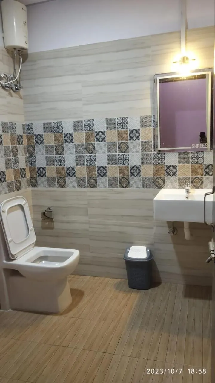 Bathroom in HOTEL SHREESH (NEIL)
