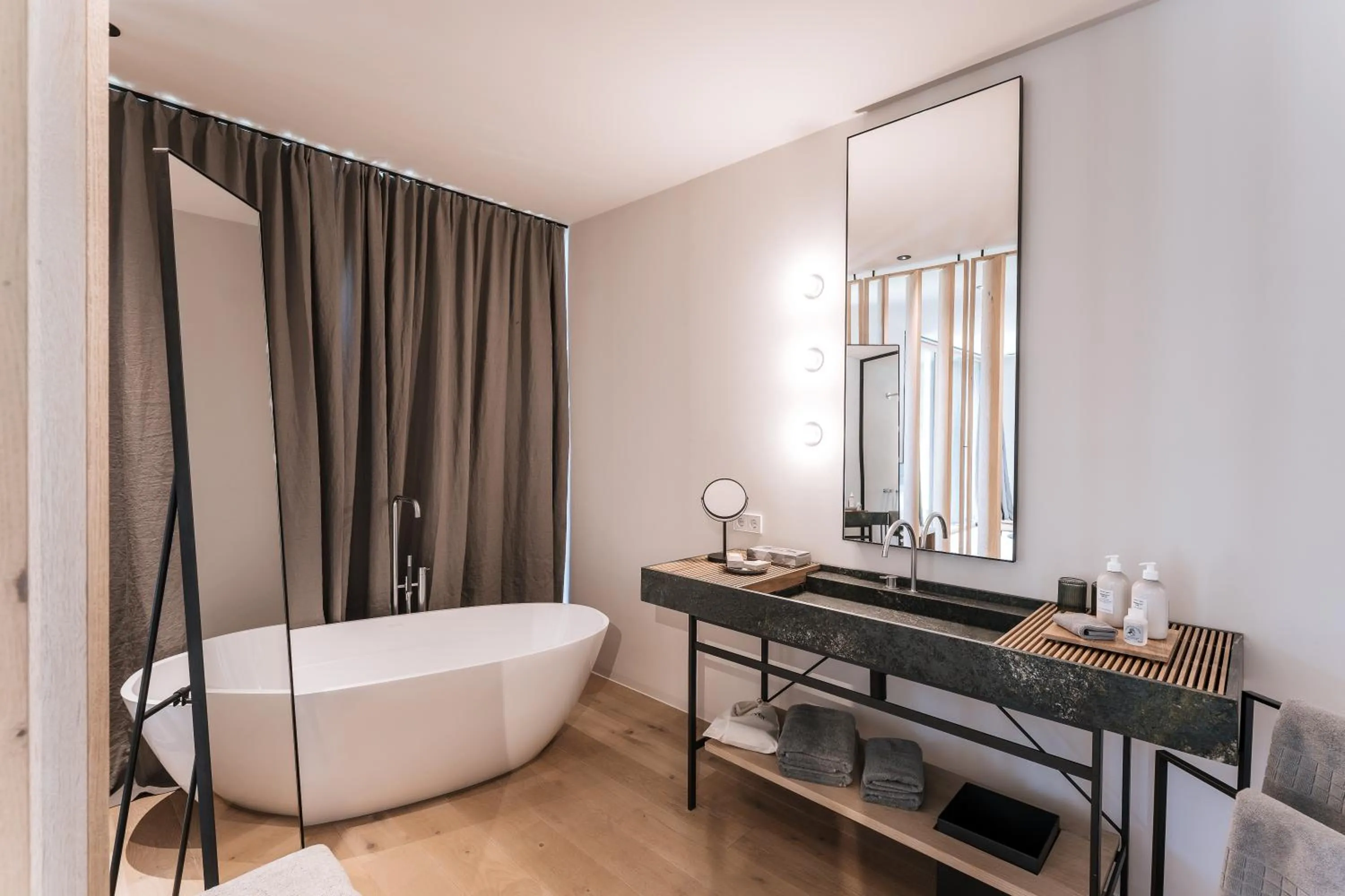 Bathroom in zelloon boutique hotel