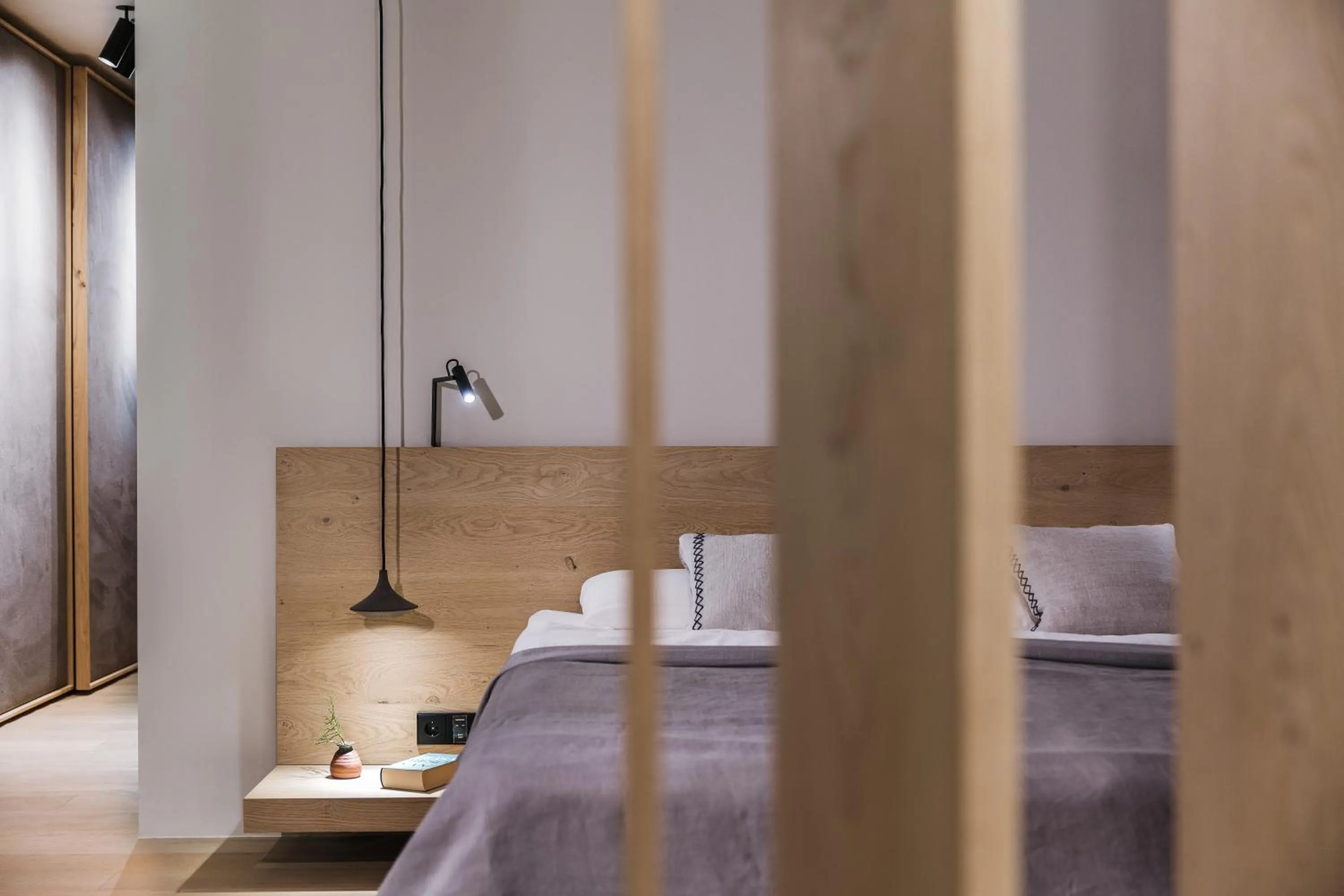 Staff, Bed in zelloon boutique hotel