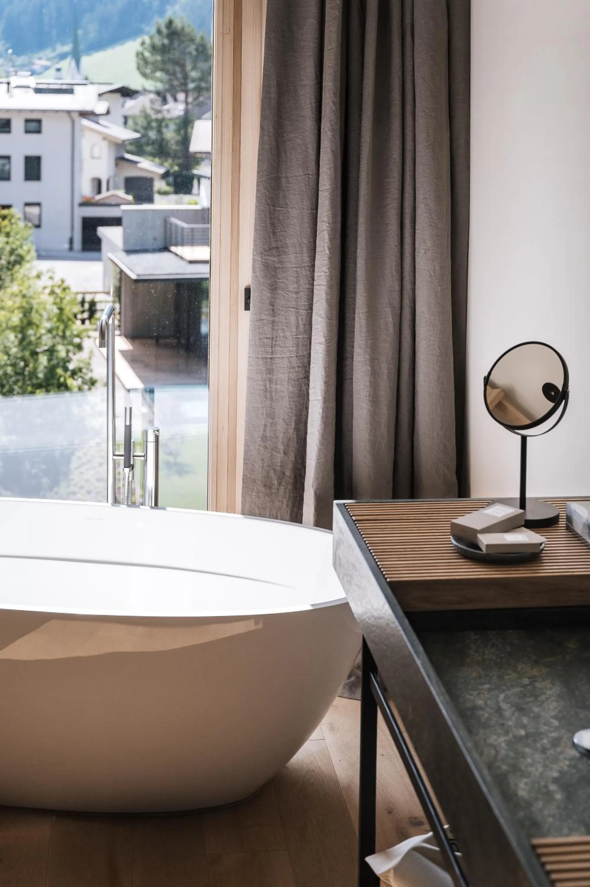 Bath in zelloon boutique hotel