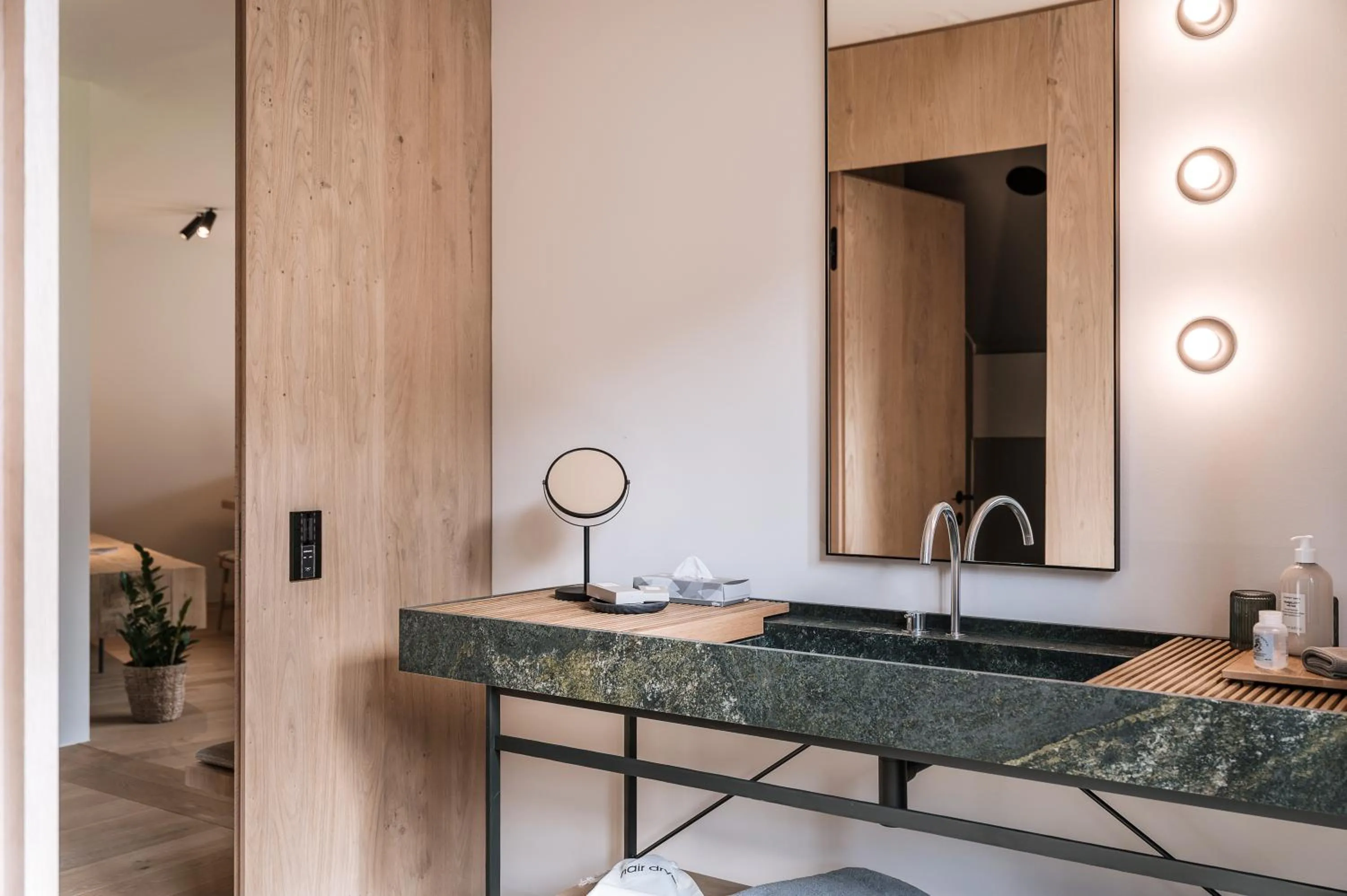 Bathroom in zelloon boutique hotel