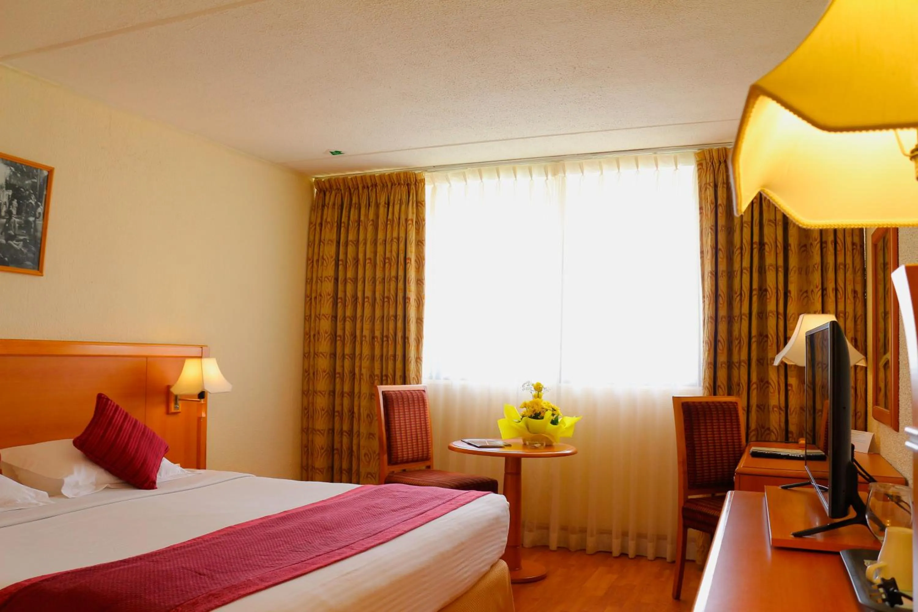 Photo of the whole room, Bed in Lou'lou'a Beach Resort Sharjah