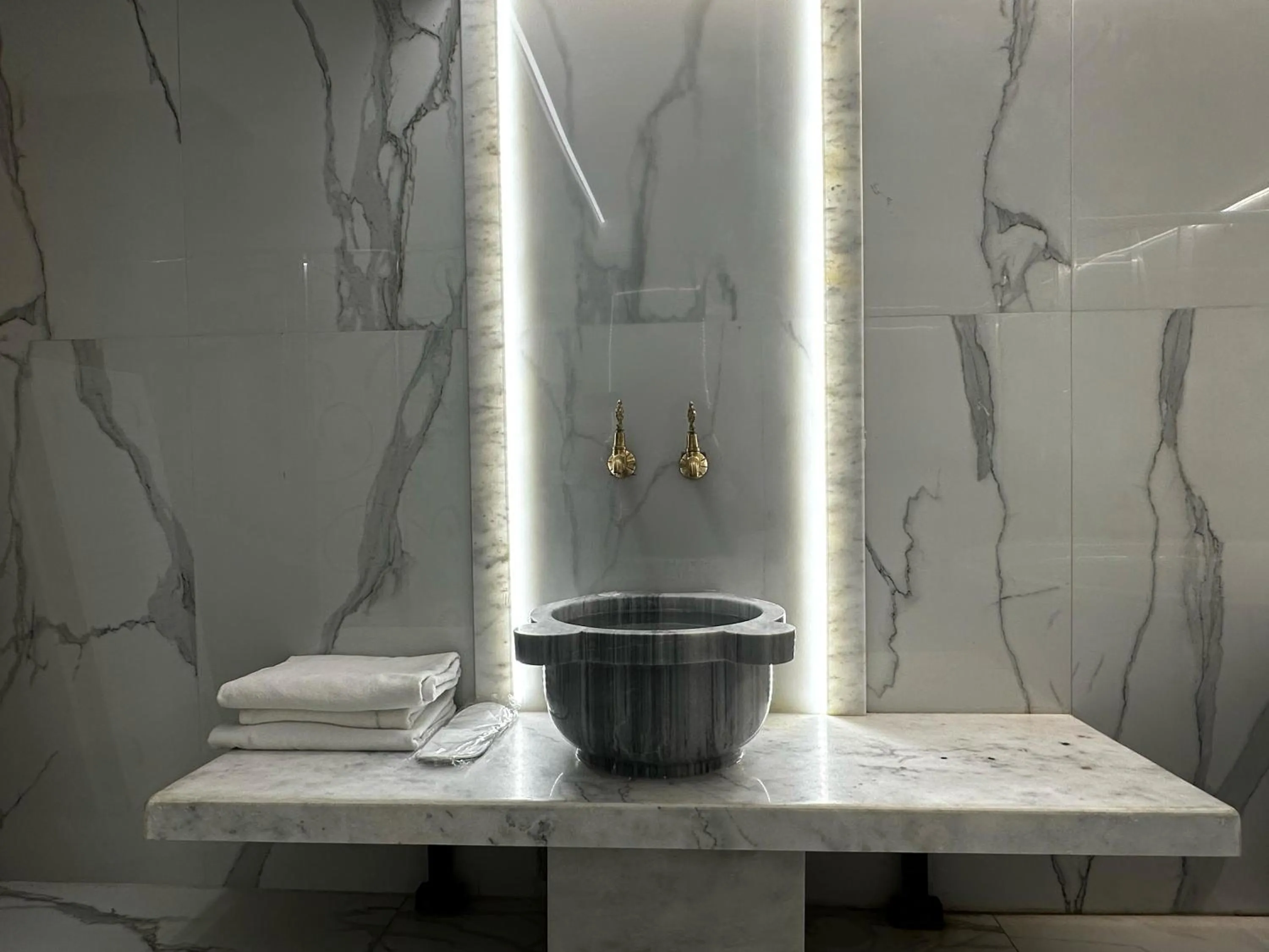 Bathroom in SEVEN ROSES APART HOTEL