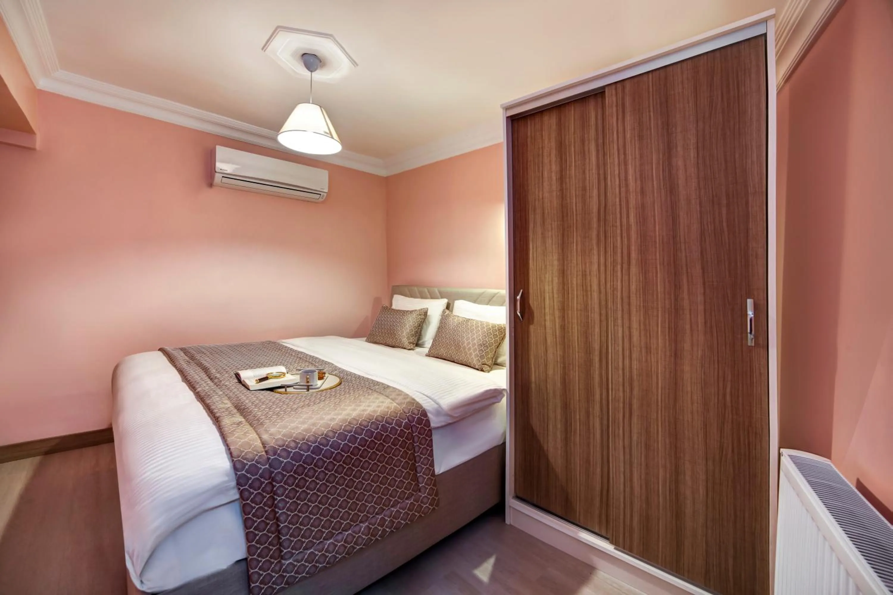 Bedroom, Bed in SEVEN ROSES APART HOTEL