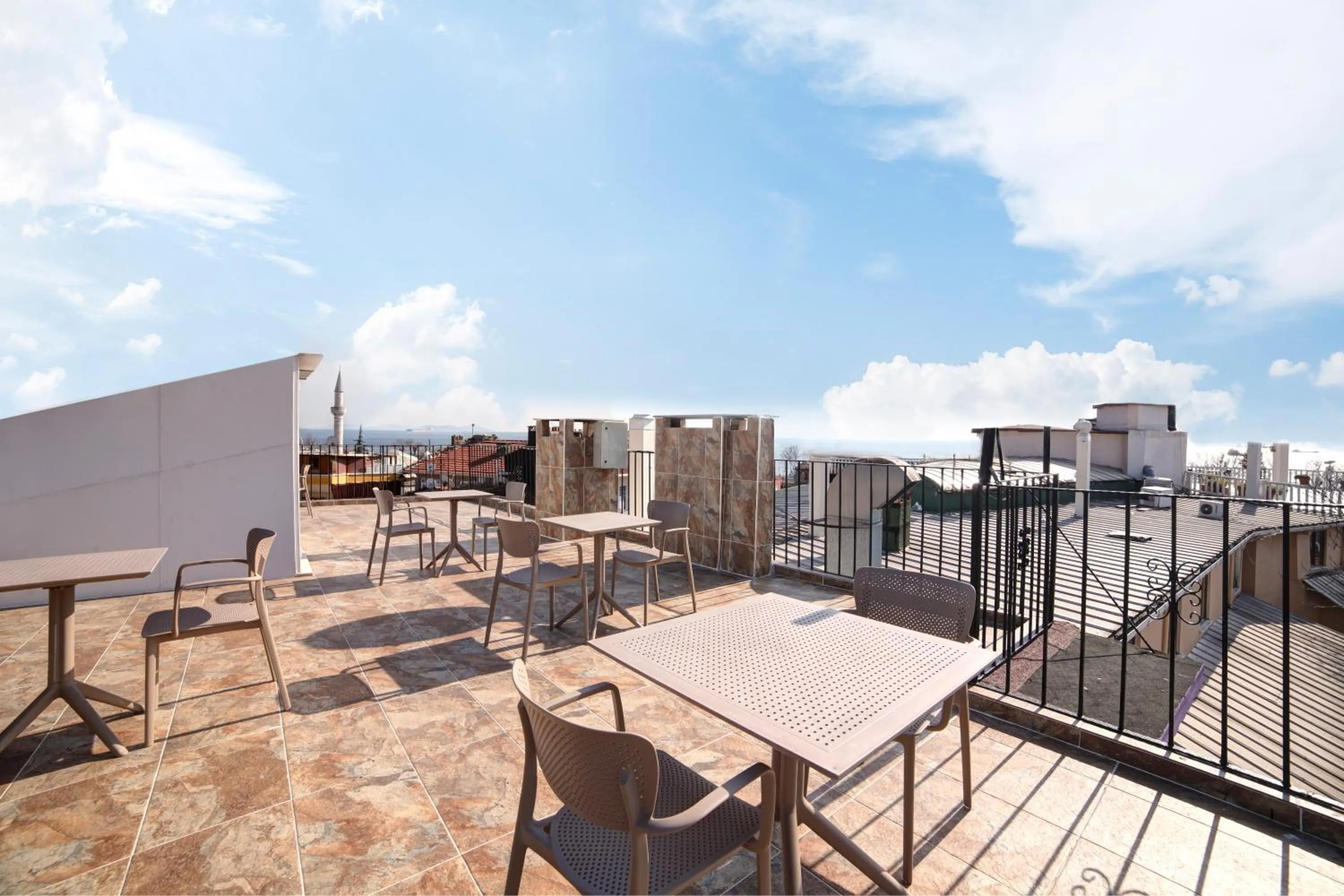 Property building in SEVEN ROSES APART HOTEL