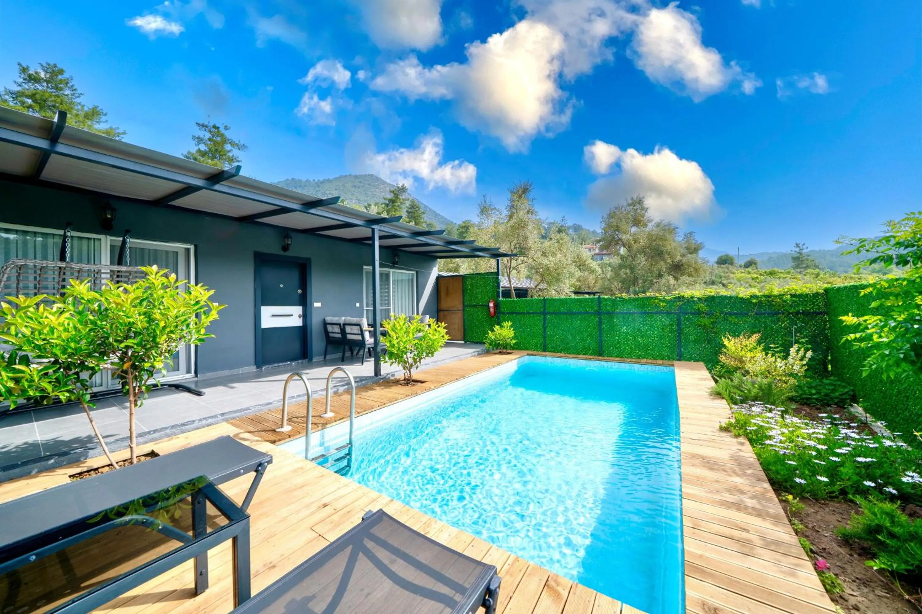 Property building in Santana Gocek