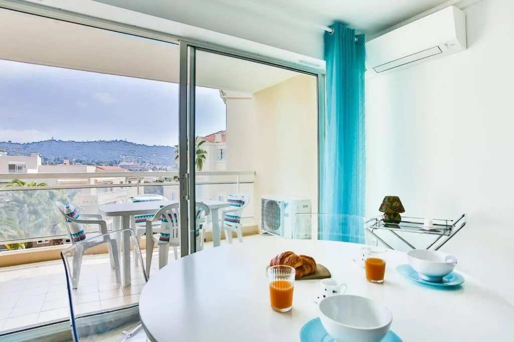 Bright One BDRM Apartment A/C-Swimming Pool/Congress by Olidesi