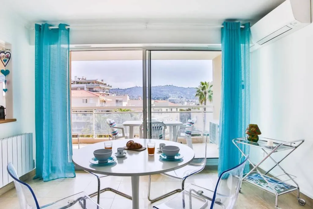 Bright One BDRM Apartment A/C-Swimming Pool/Congress by Olidesi
