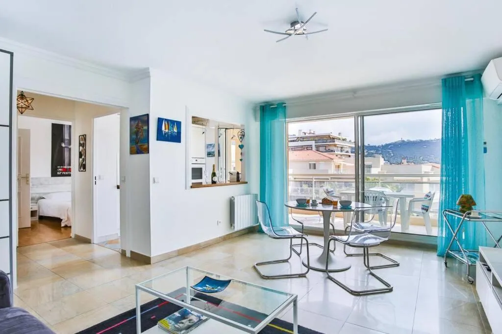 Bright One BDRM Apartment A/C-Swimming Pool/Congress by Olidesi