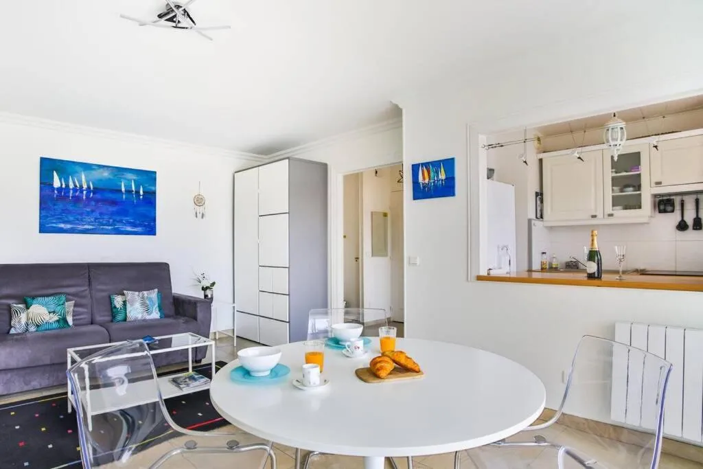 Bright One BDRM Apartment A/C-Swimming Pool/Congress by Olidesi