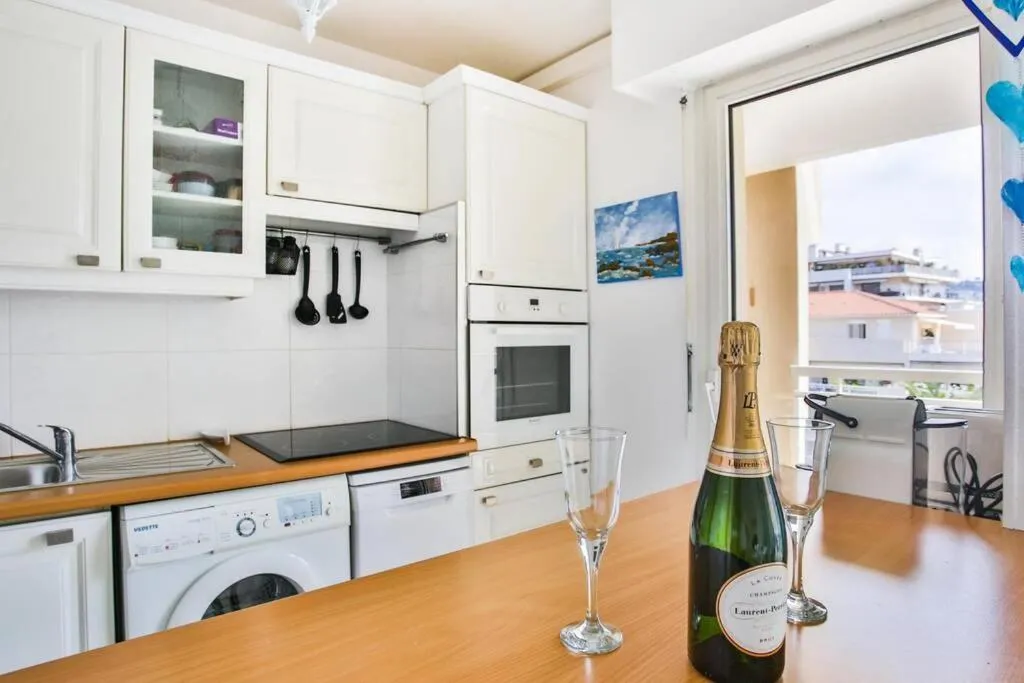 Bright One BDRM Apartment A/C-Swimming Pool/Congress by Olidesi