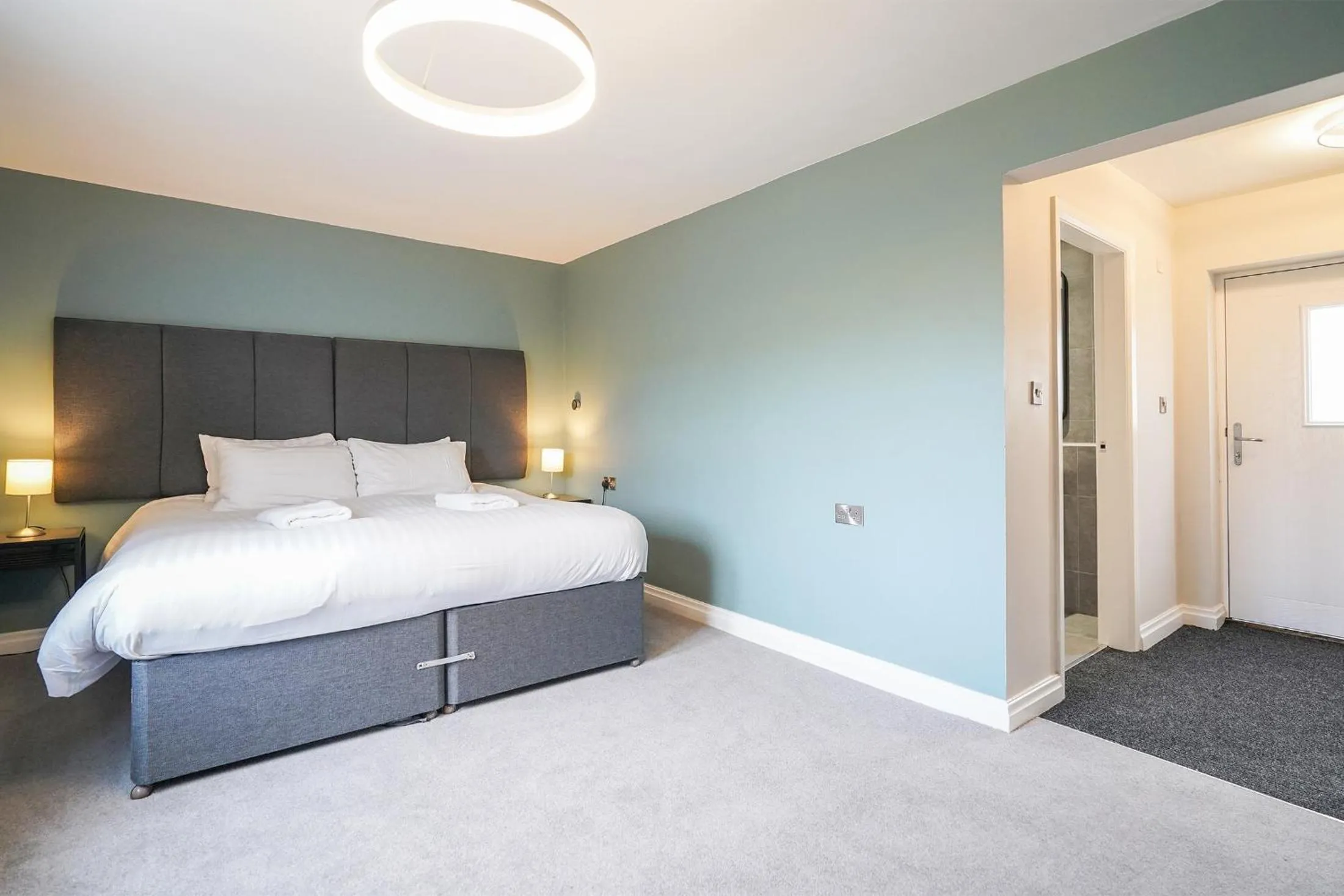 Bed in Cheshire Mews