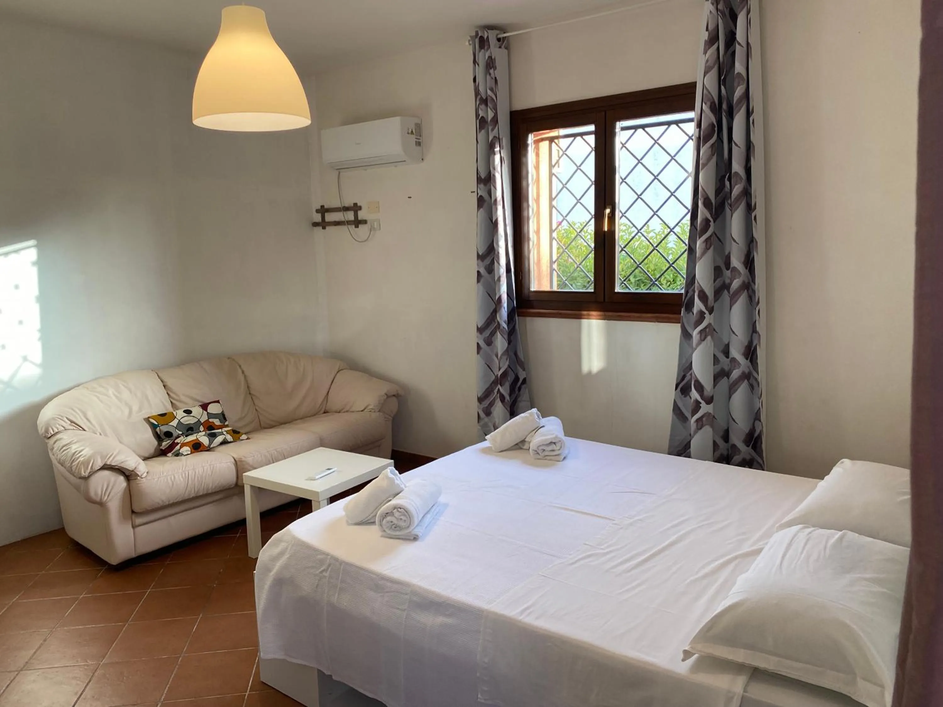 Bedroom, Bed in Alice Kite Resort
