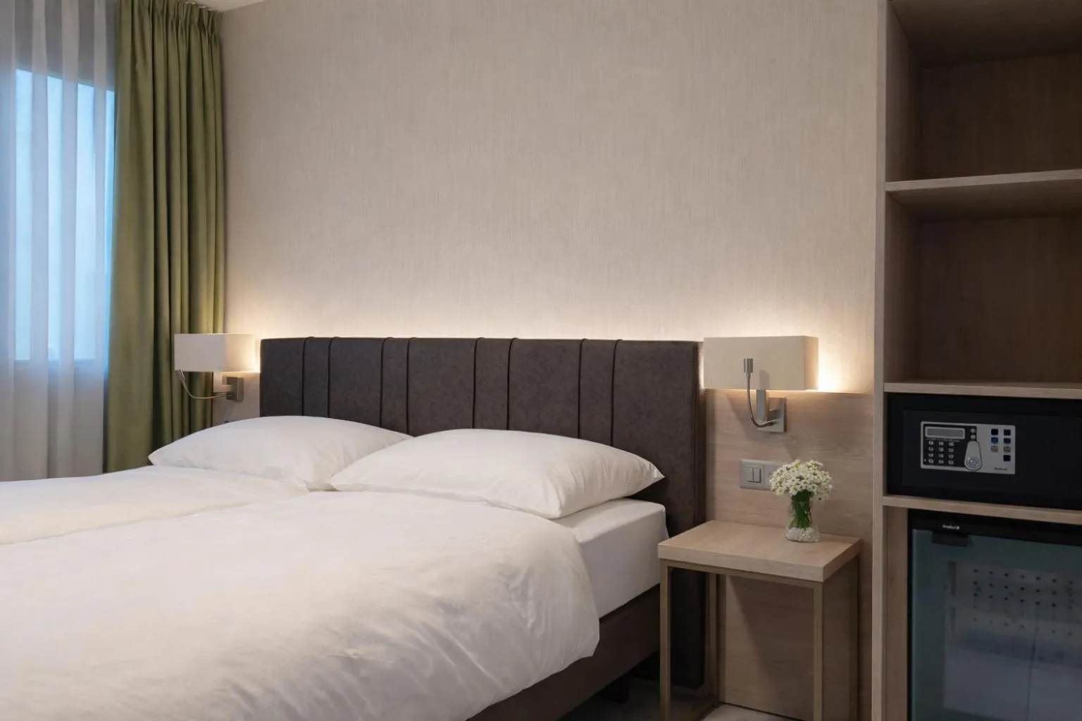 Bedroom, Bed in Hotel Nessi Locarno