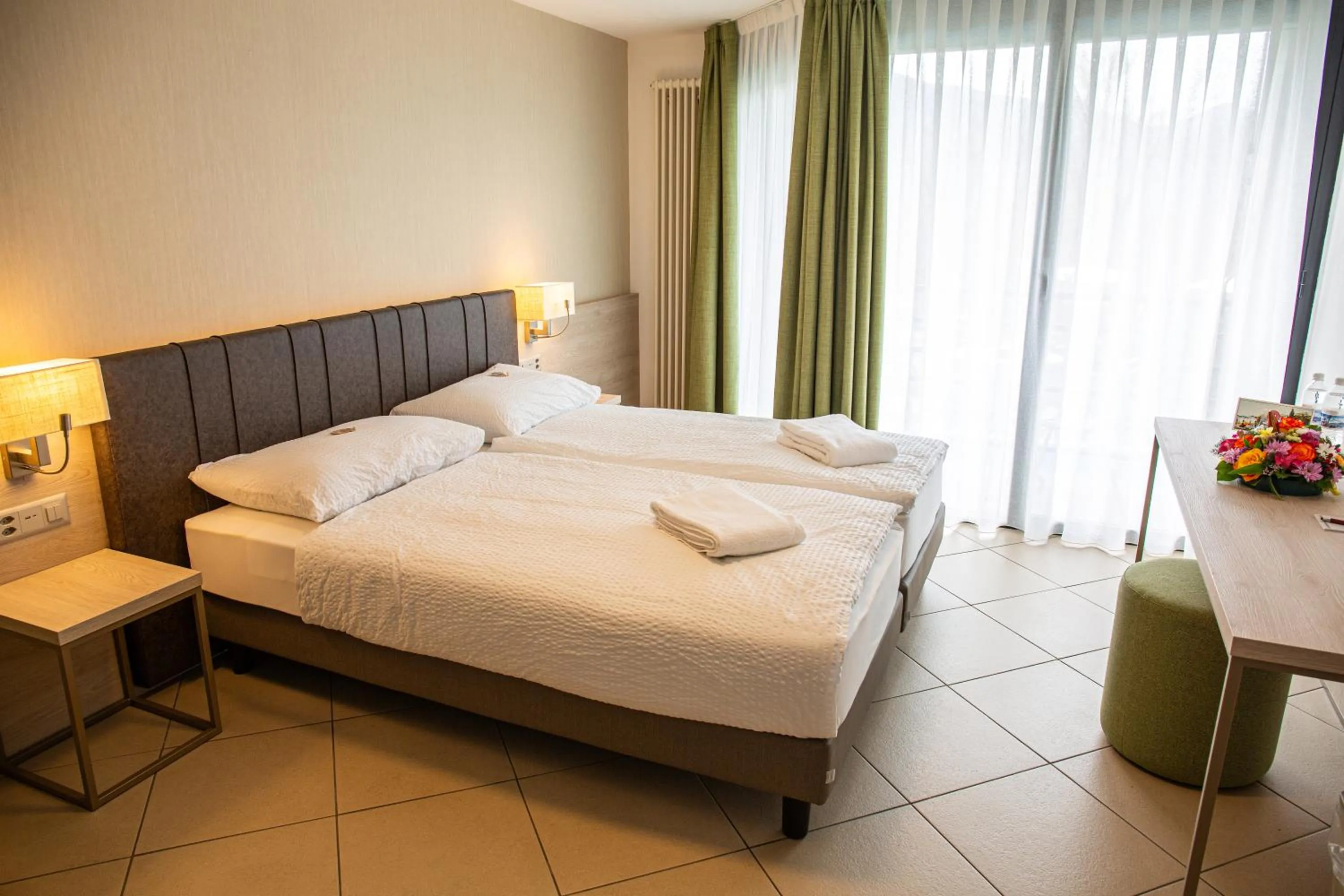 Bedroom, Bed in Hotel Nessi Locarno