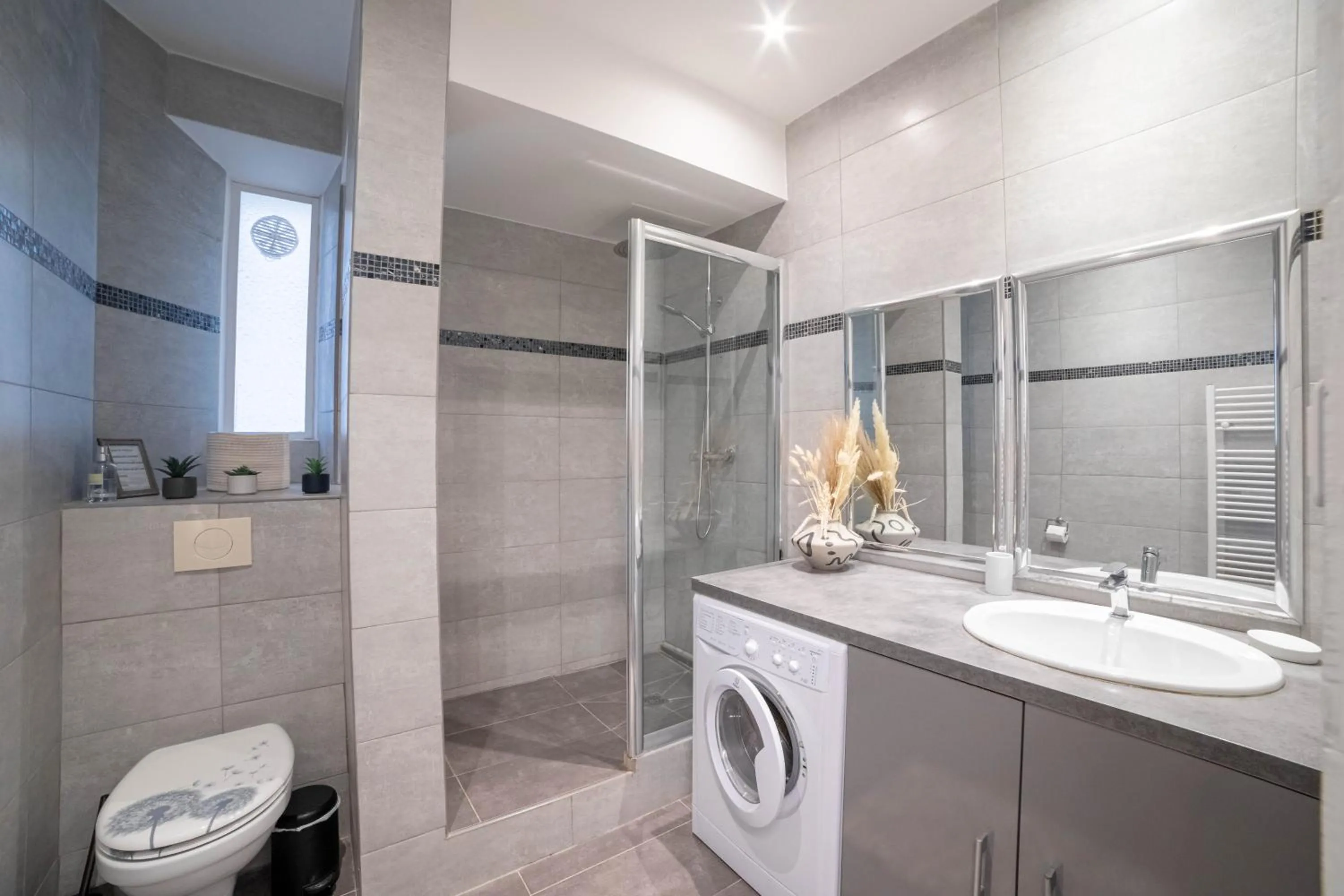 Bathroom in Smile Apartment