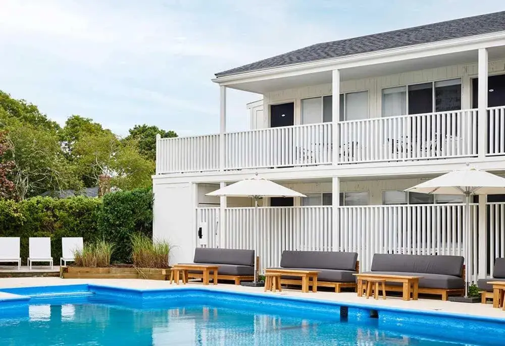 Swimming pool in Parker Beach Lodge Swimming pool in Parker Beach Lodge