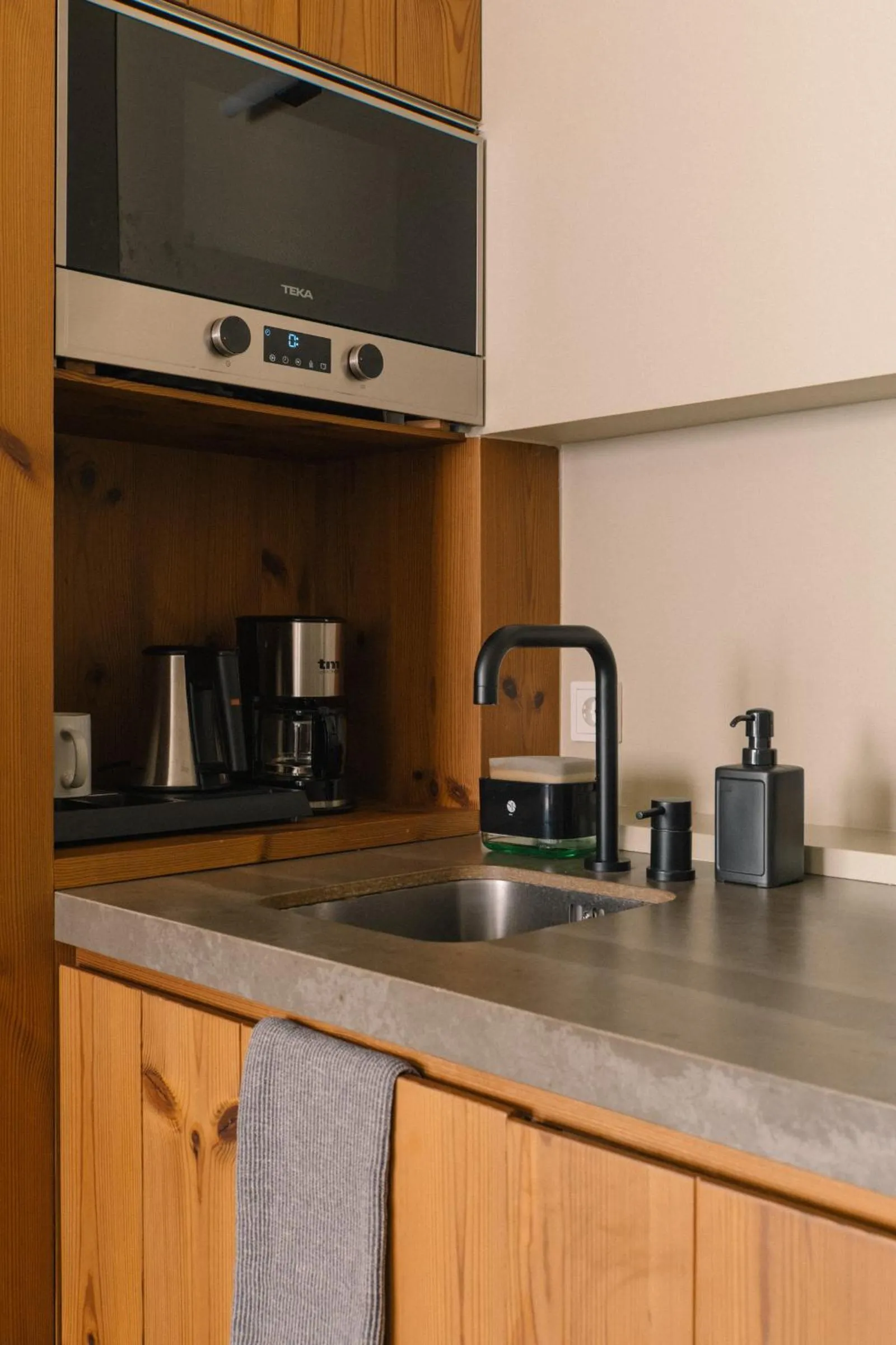 Kitchen or kitchenette in Outsite Porto Mouco