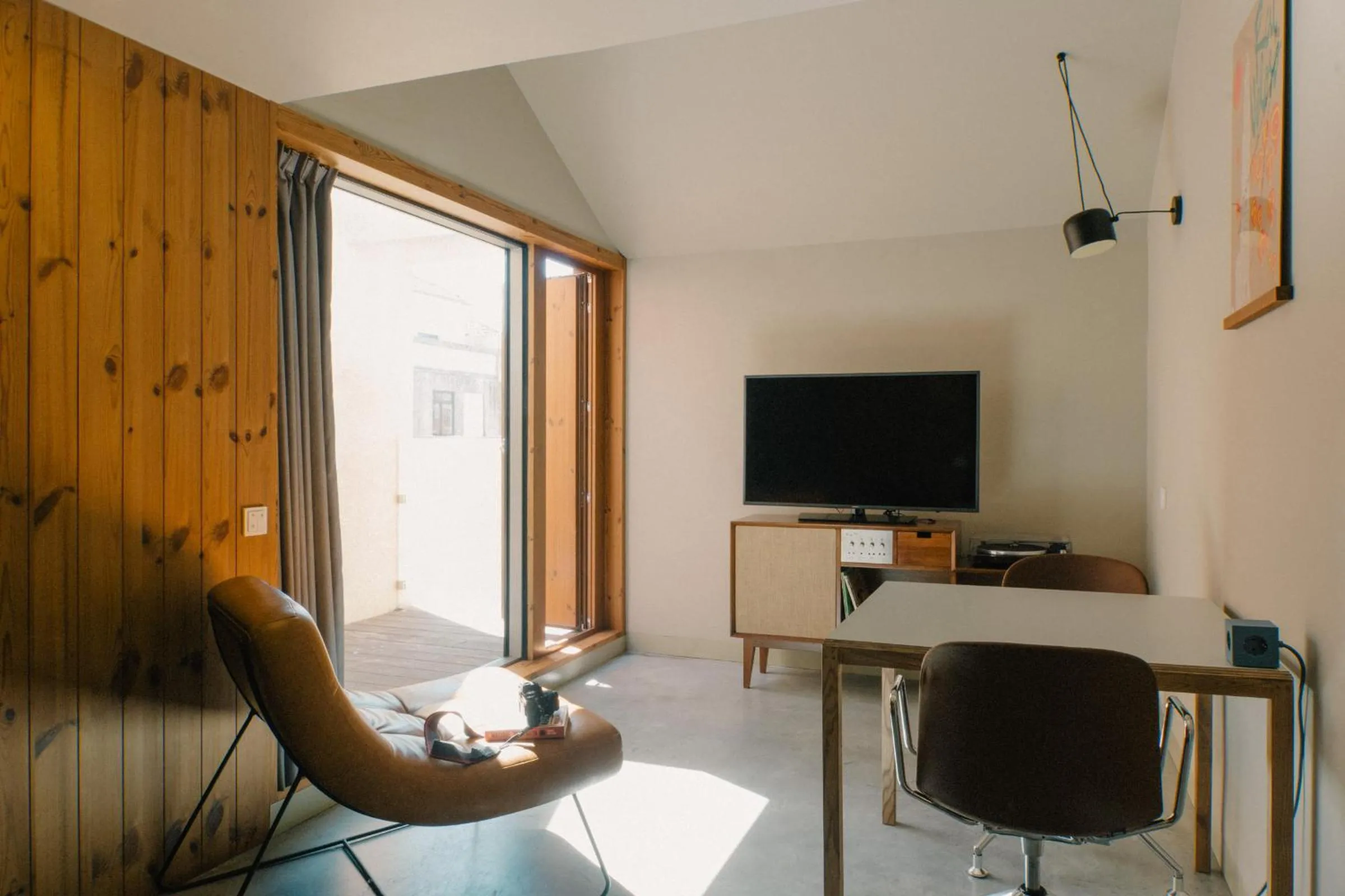 Seating area in Outsite Porto Mouco