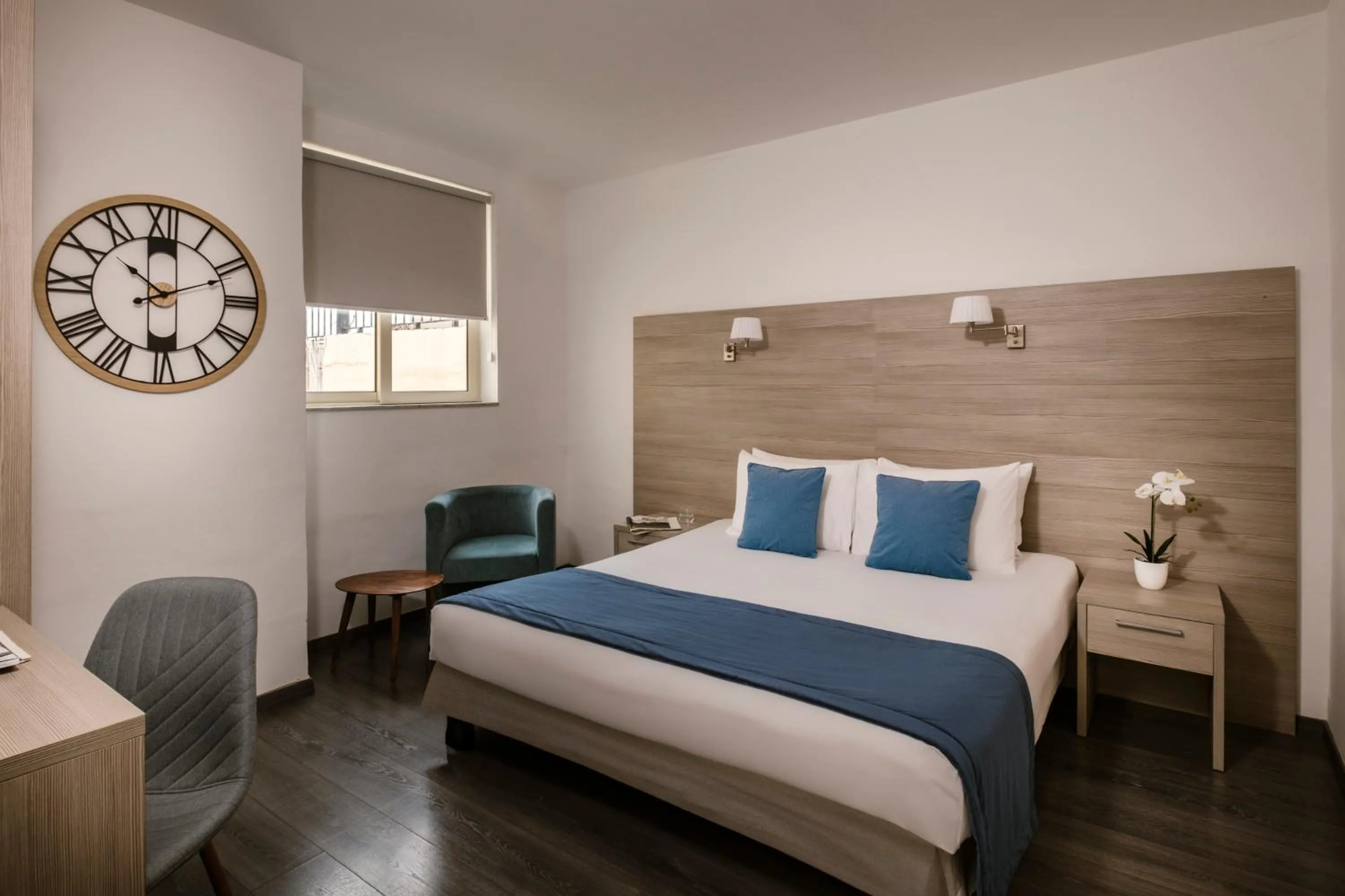Bed in The Howard Hotel