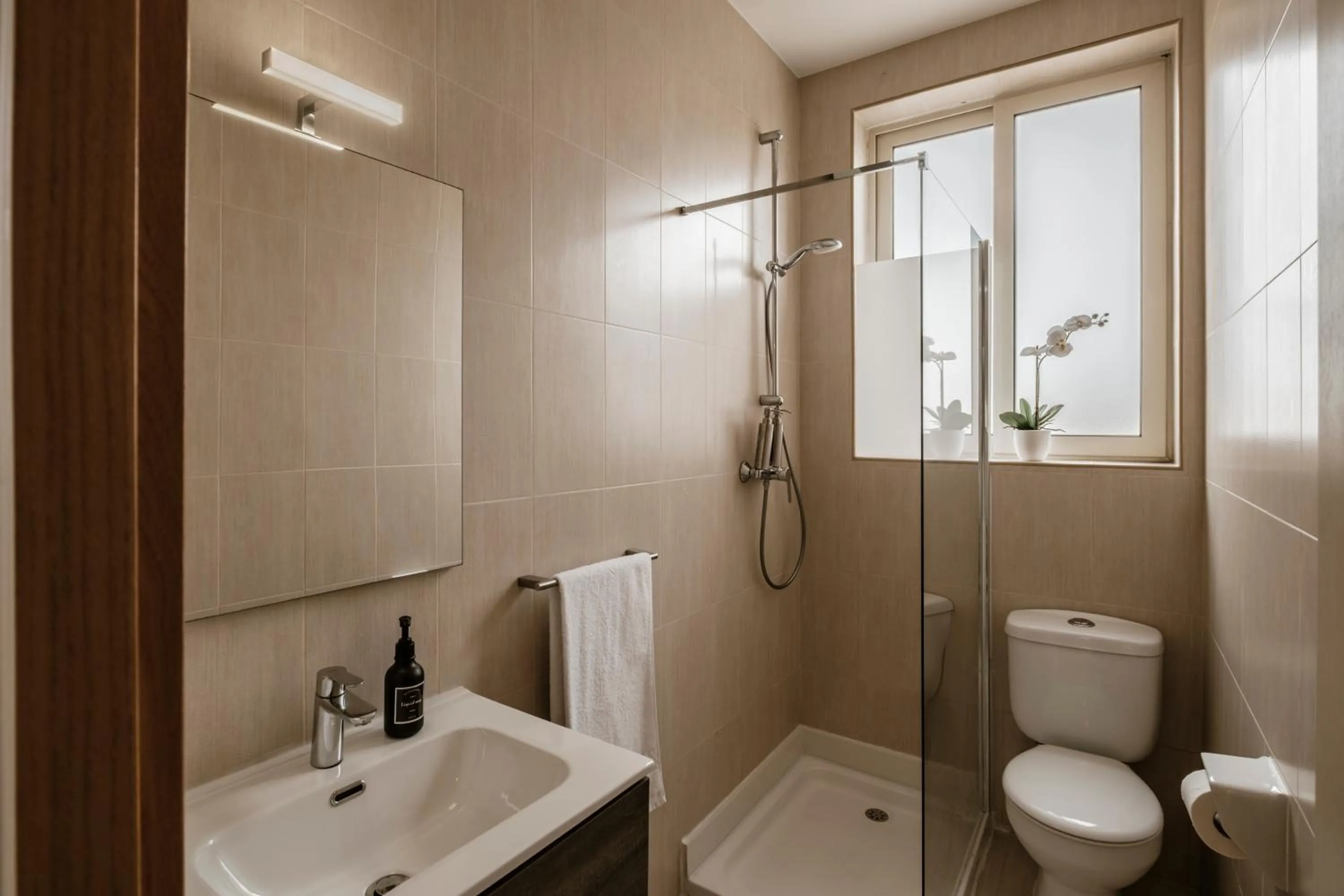 Shower in The Howard Hotel