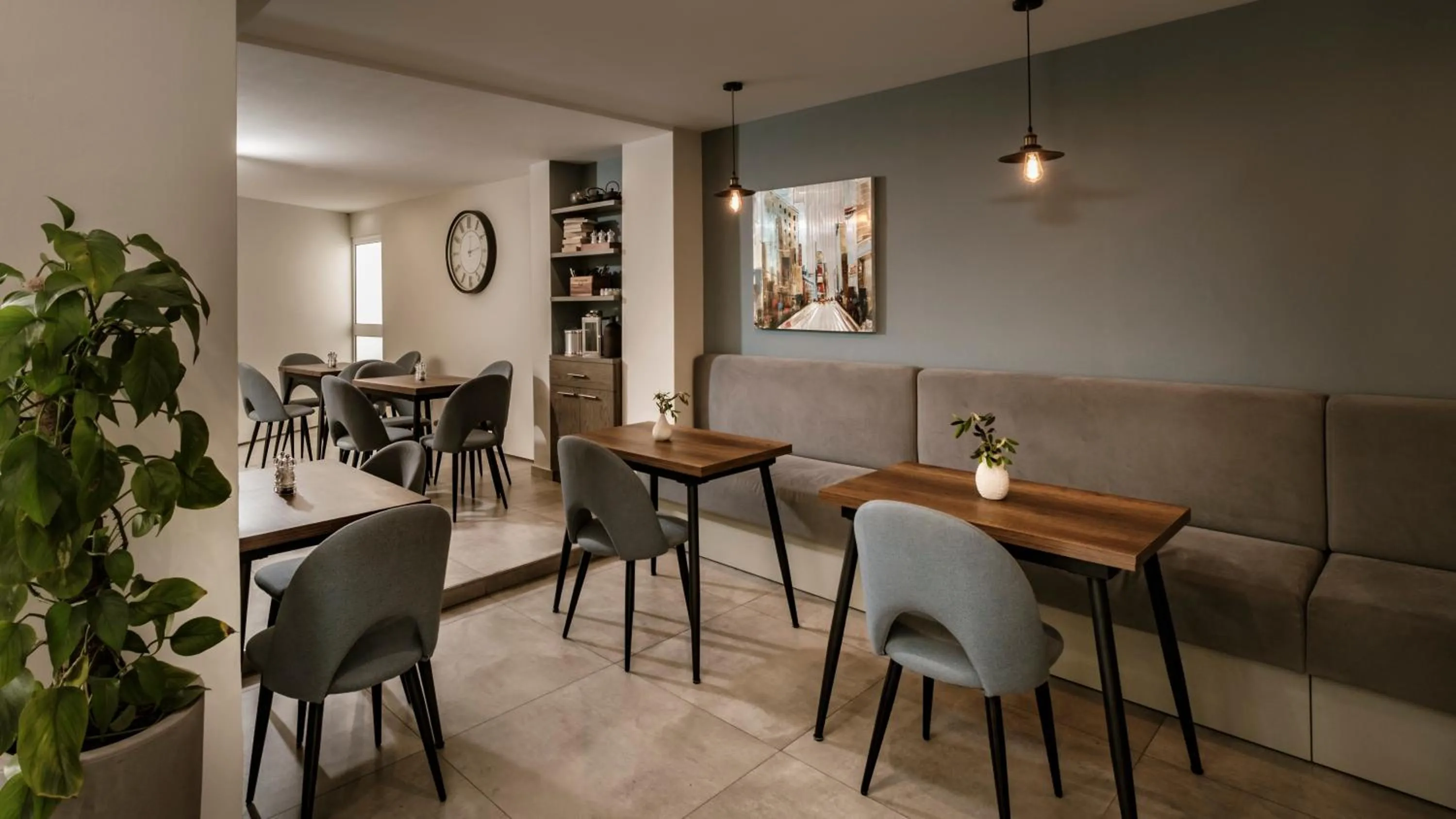 Restaurant/places to eat in The Howard Hotel