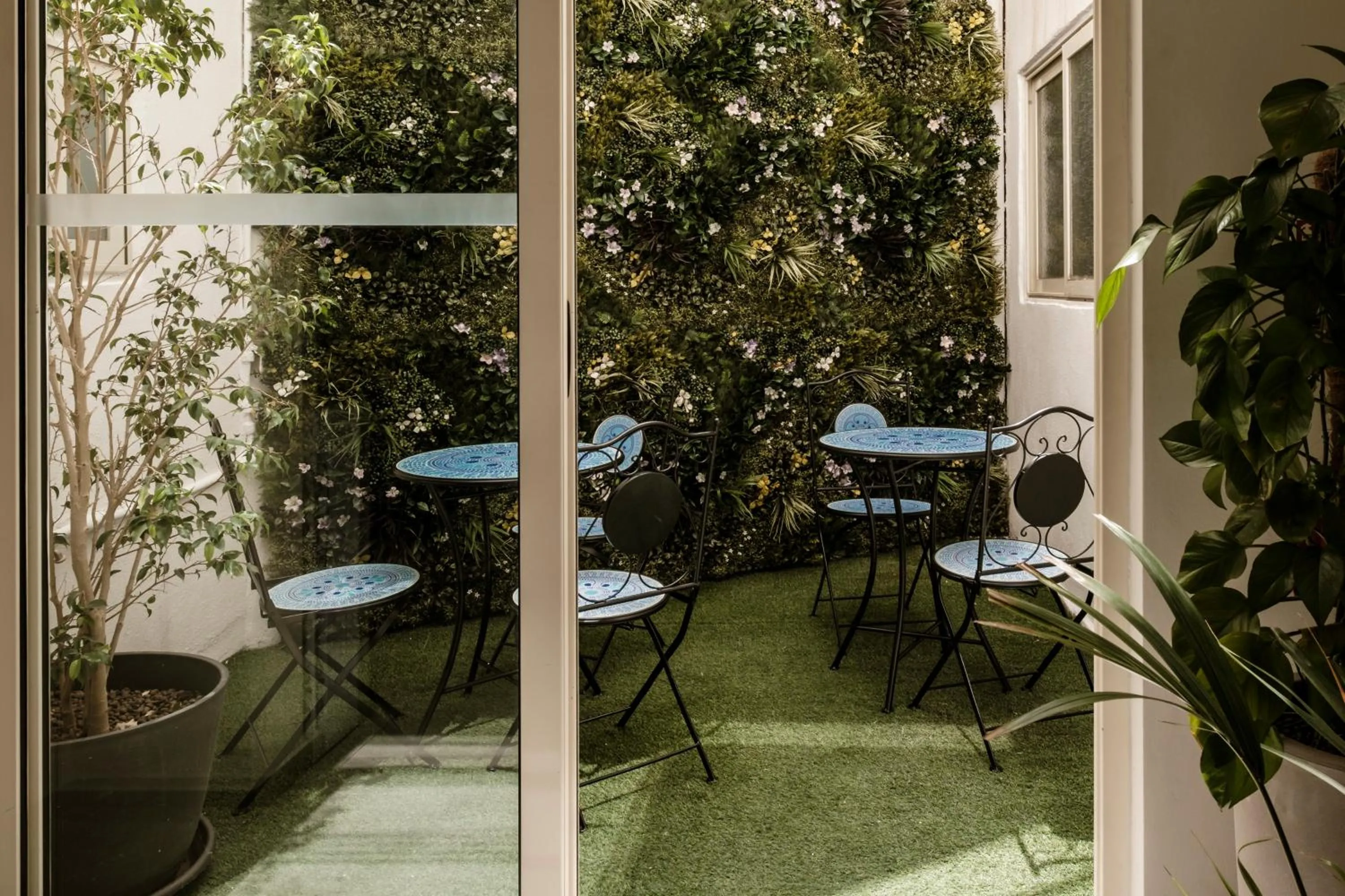 Patio in The Howard Hotel