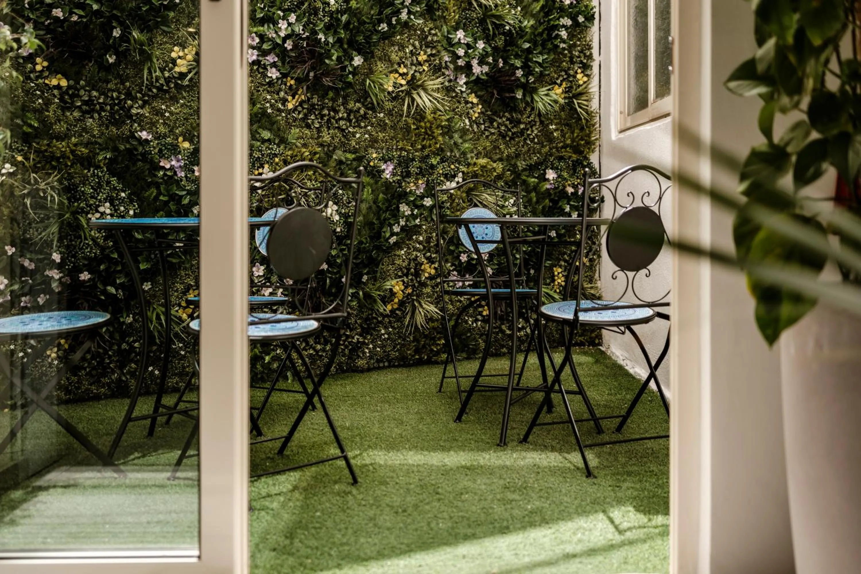 Patio in The Howard Hotel