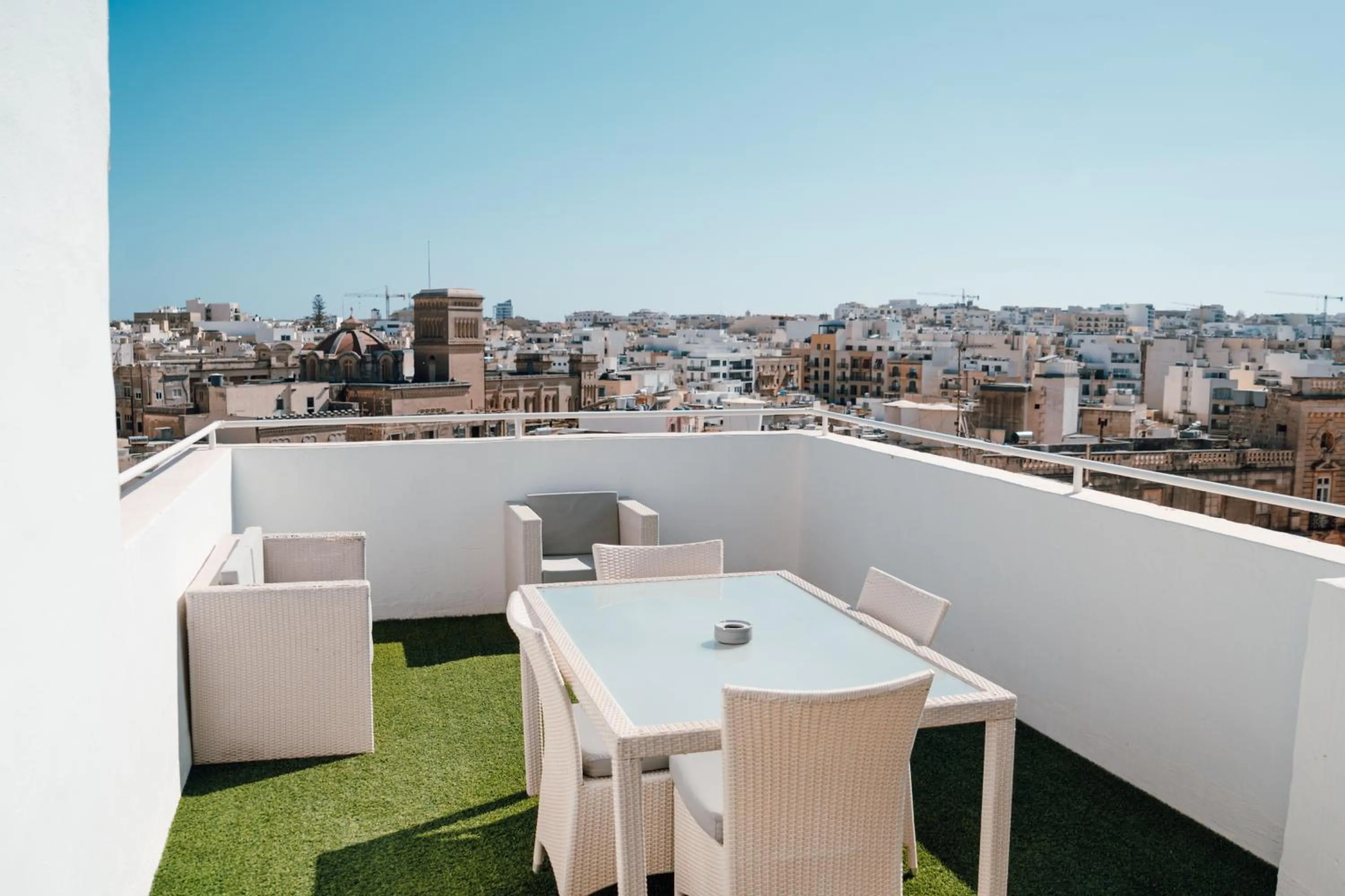 Balcony/Terrace in The Howard Hotel