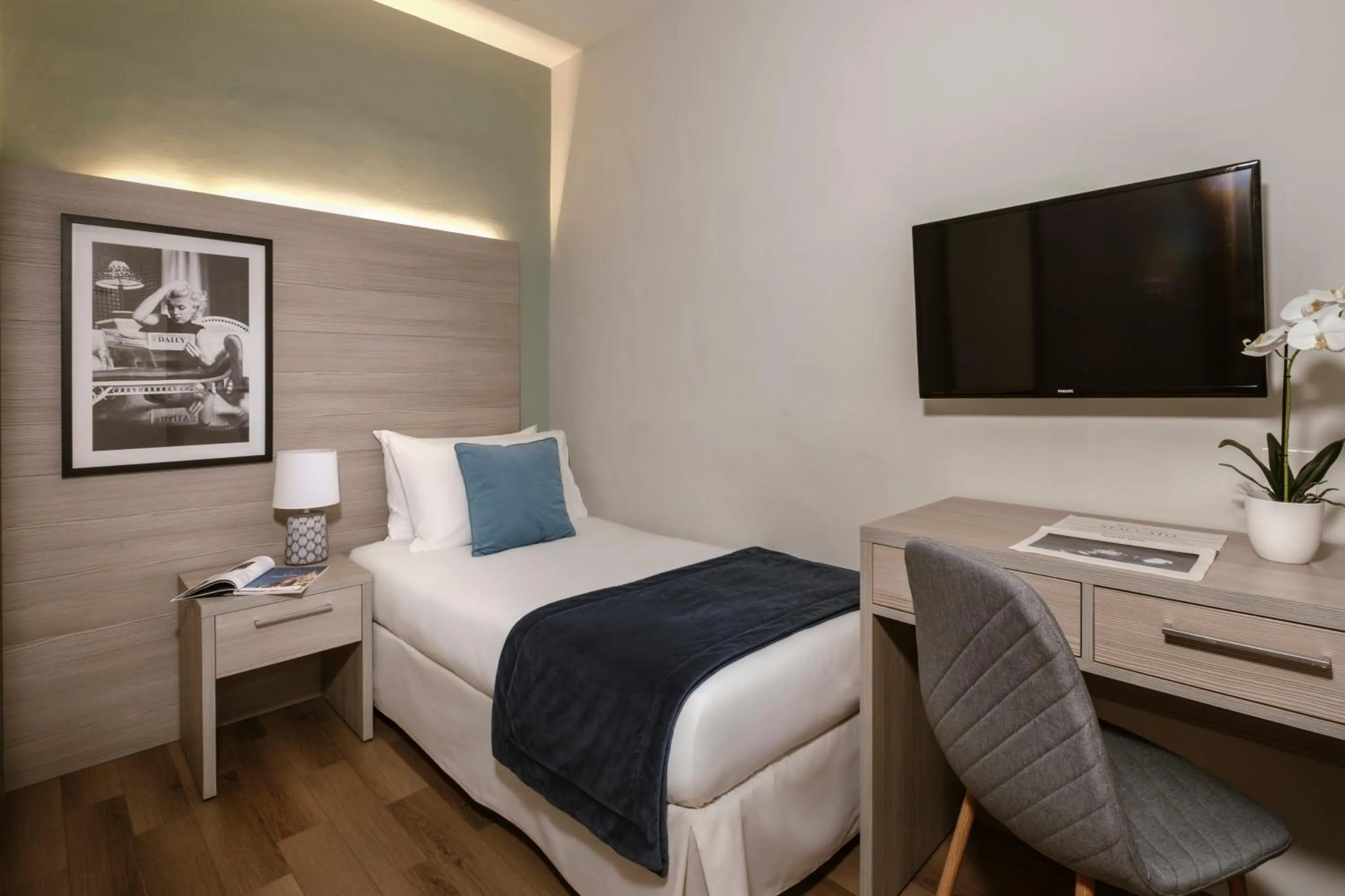 Bed in The Howard Hotel