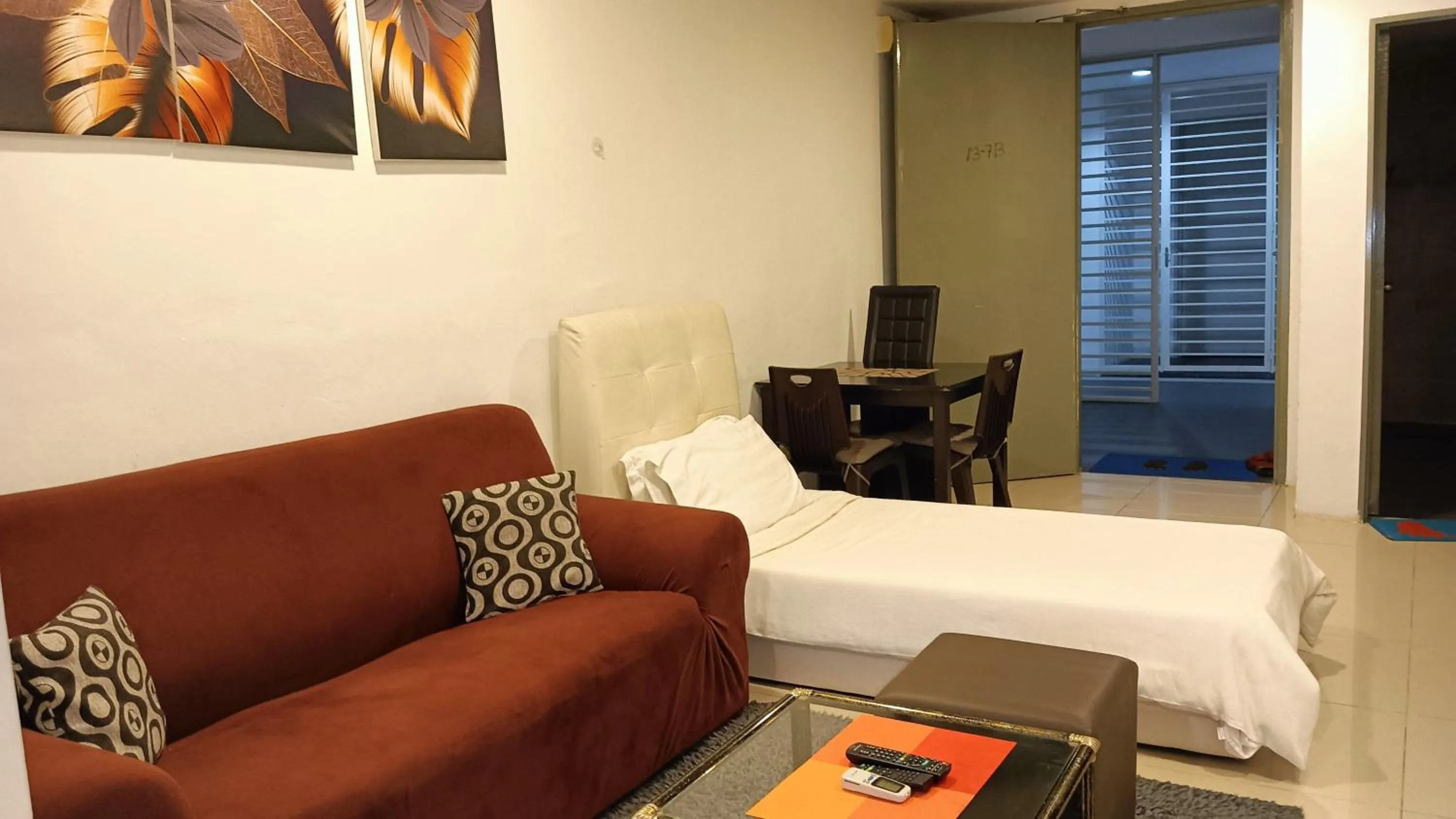 Living room in One Maxim Residence at Taragon