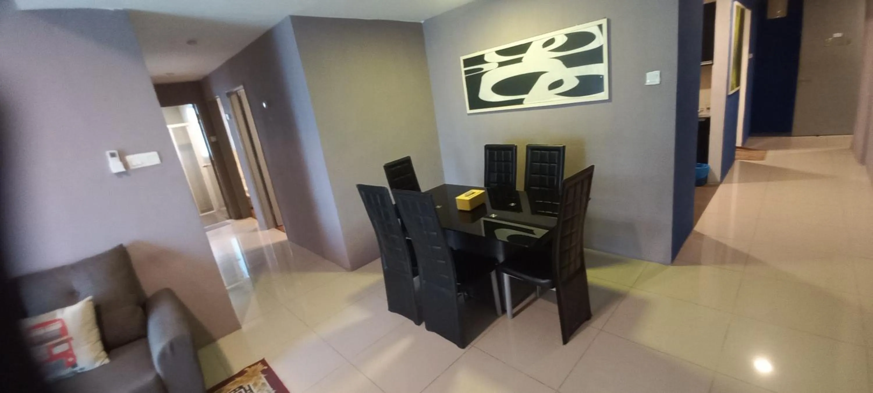 Dining area in One Maxim Residence at Taragon