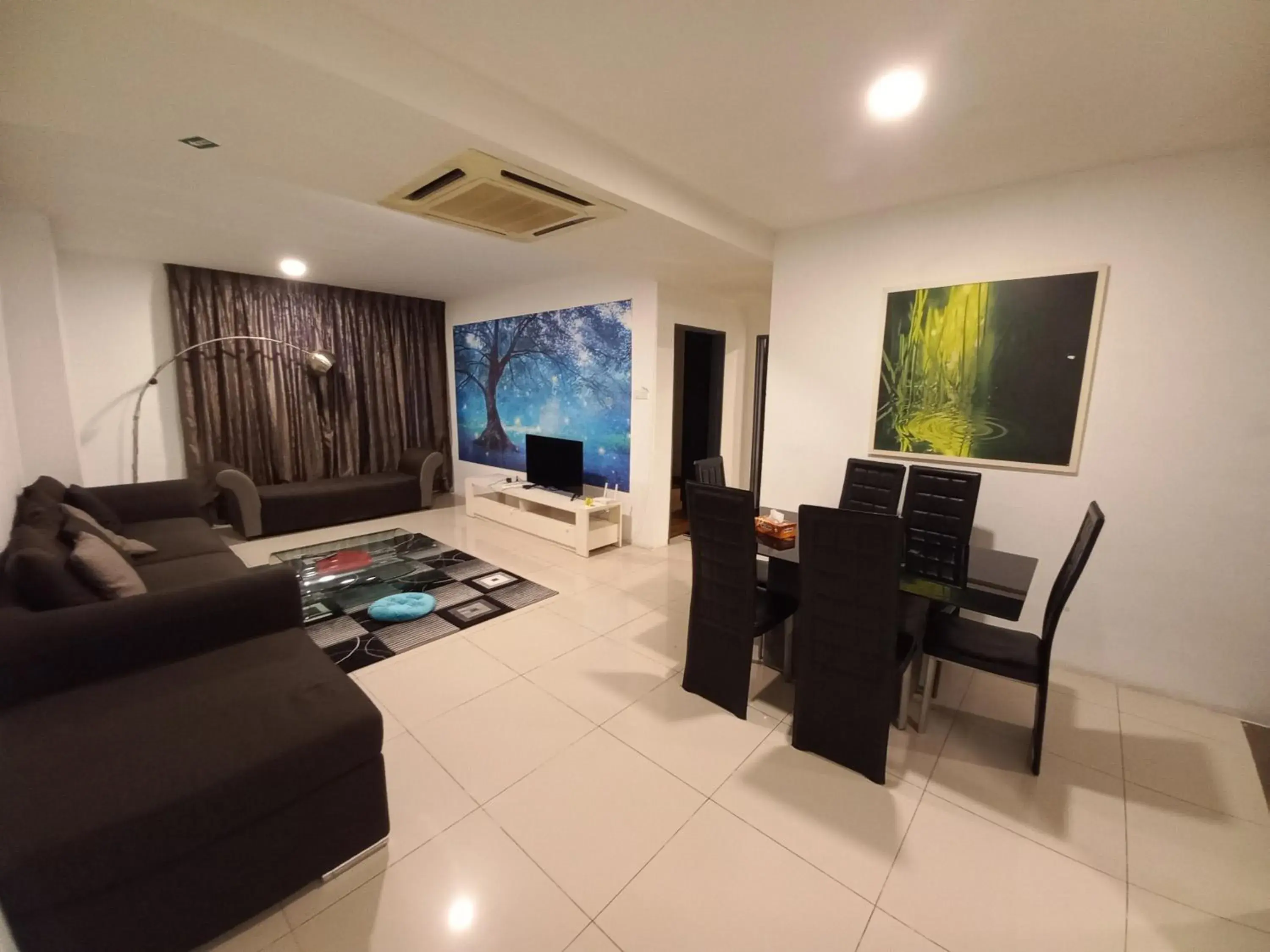 Two-Bedroom Apartment in One Maxim Residence at Taragon Two-Bedroom Apartment in One Maxim Residence at Taragon