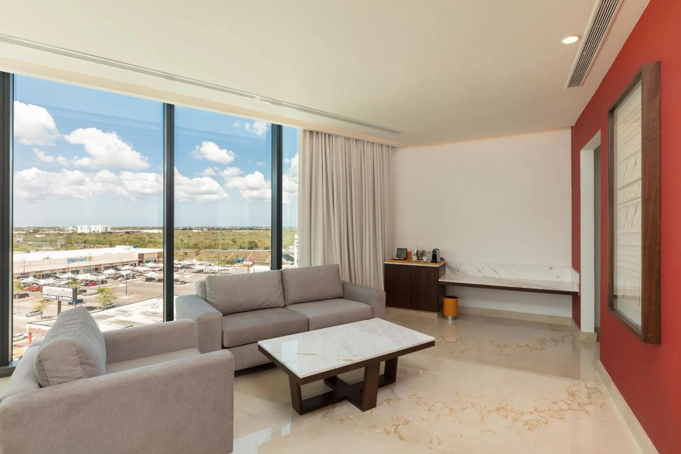 Photo of the whole room in Camino Real Mérida