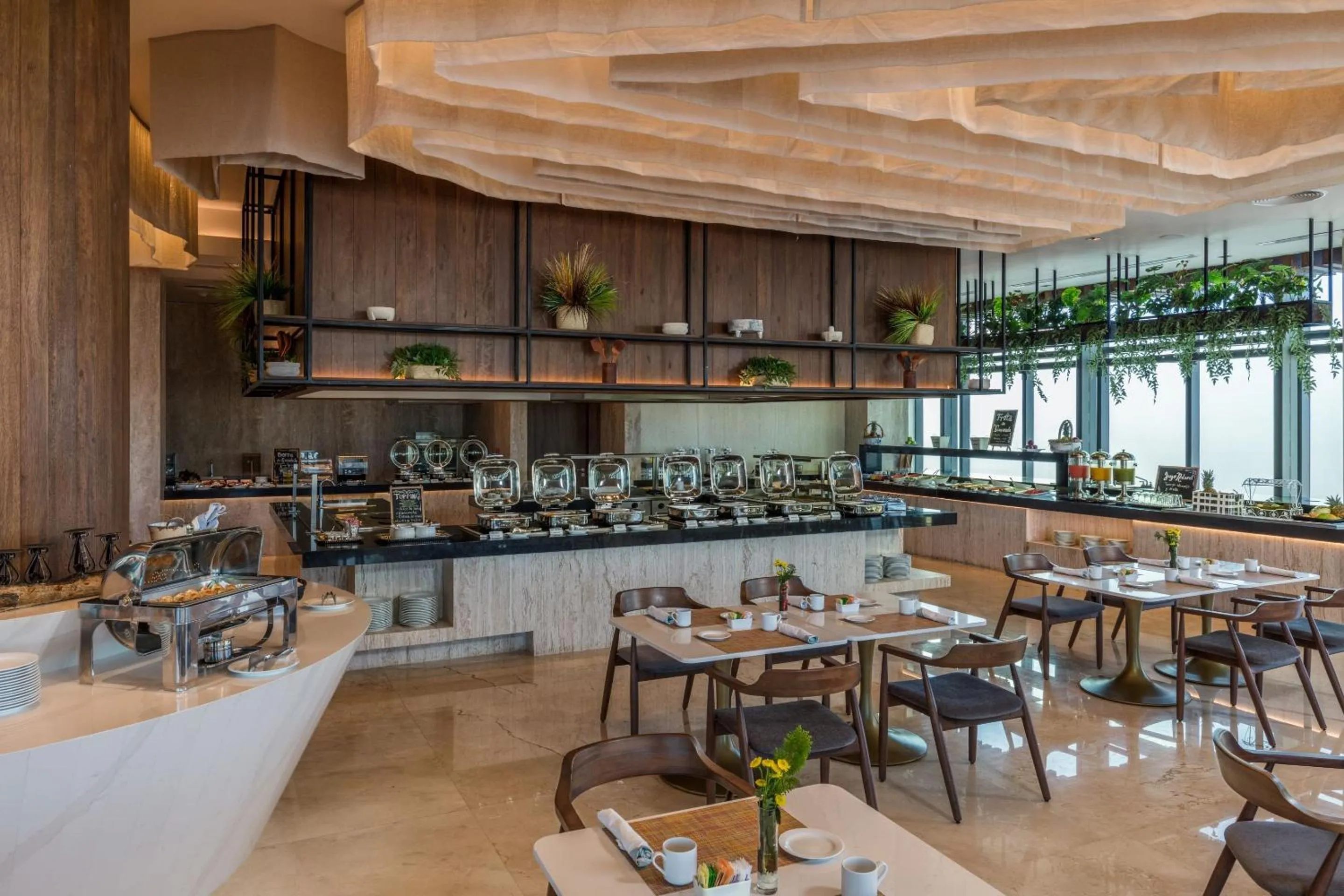 Restaurant/places to eat in Camino Real Mérida