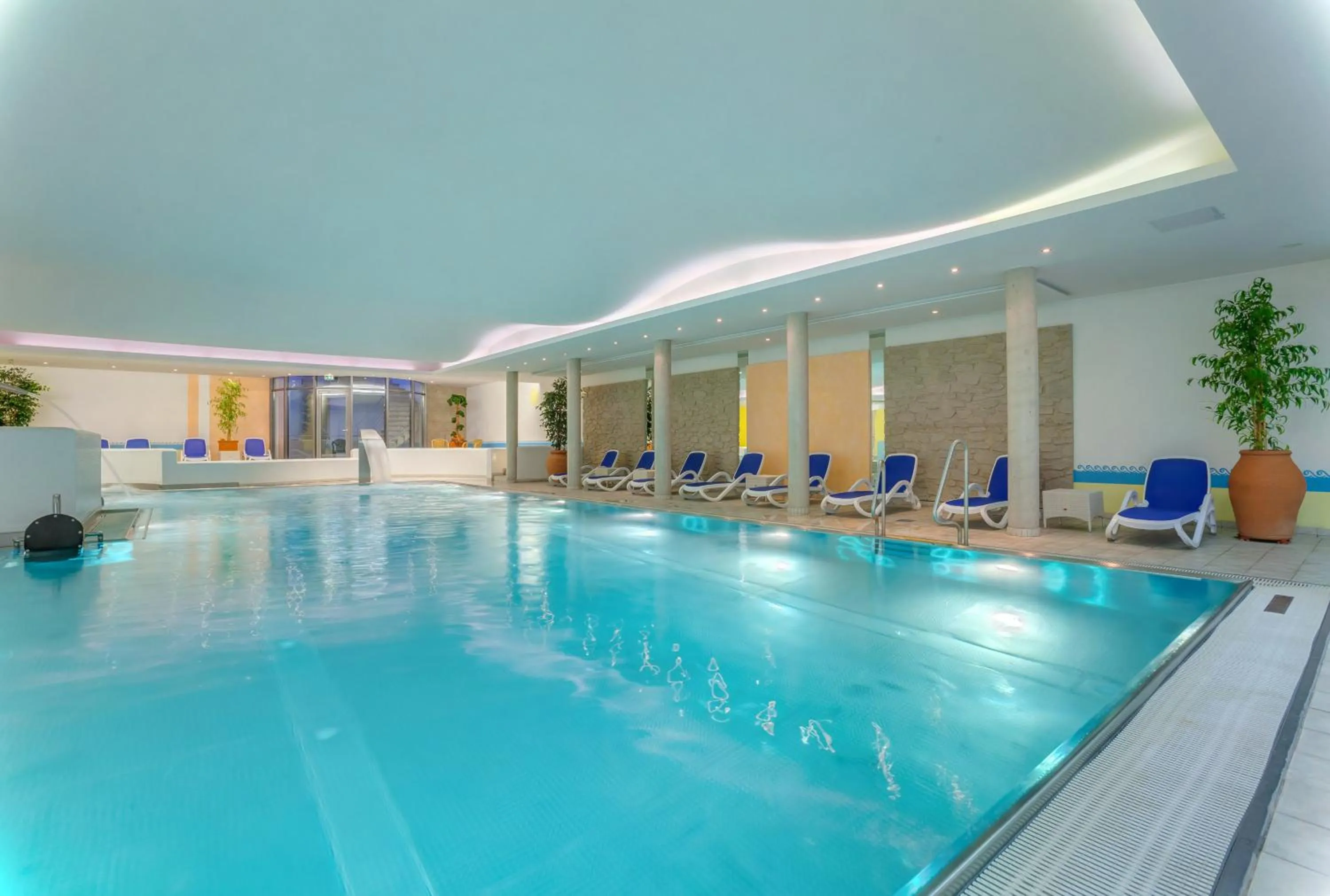 Swimming pool in Berghotel Hammersbach, Sure Hotel Collection by Best Western