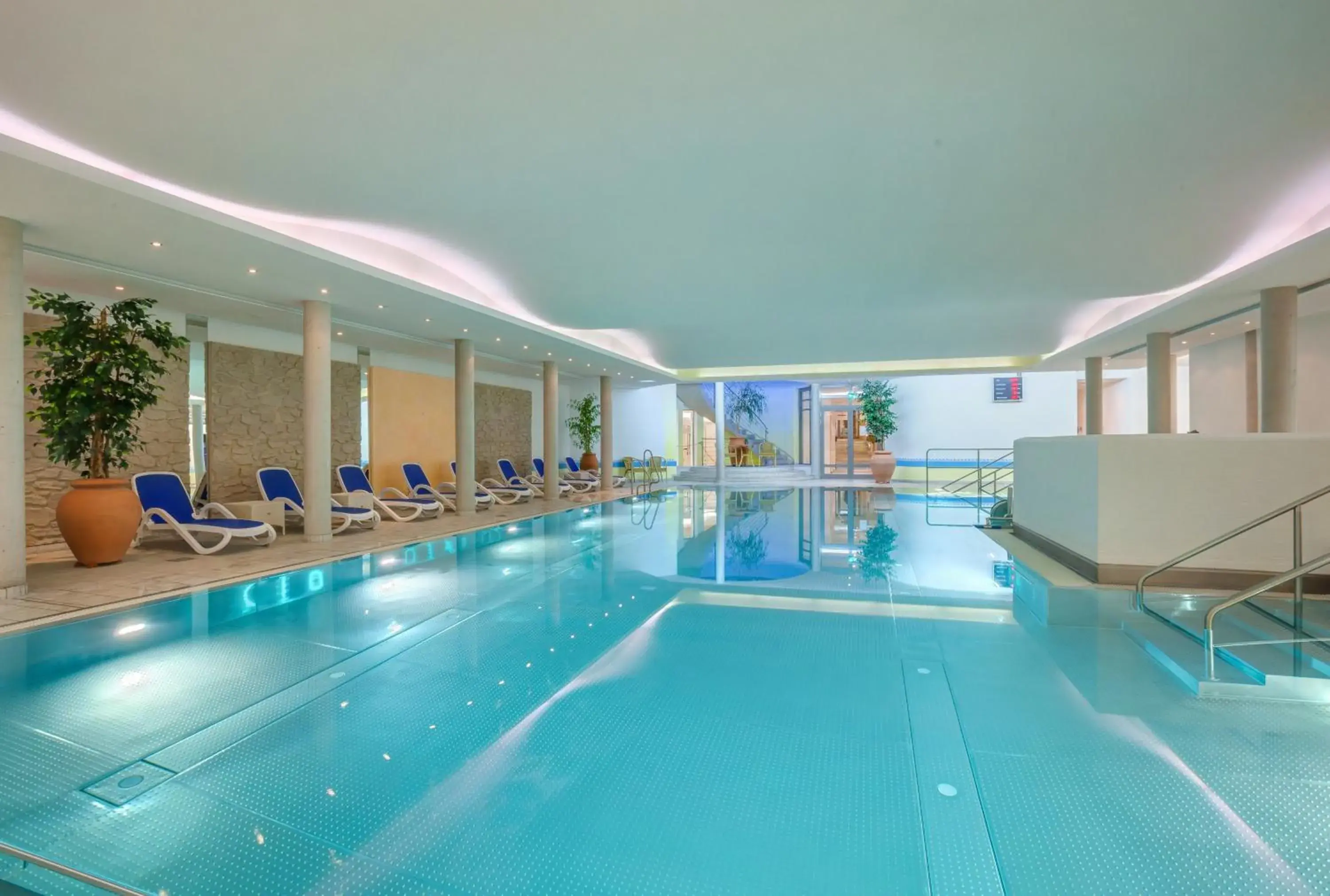 Swimming pool in Berghotel Hammersbach, Sure Hotel Collection by Best Western Swimming pool in Berghotel Hammersbach, Sure Hotel Collection by Best Western