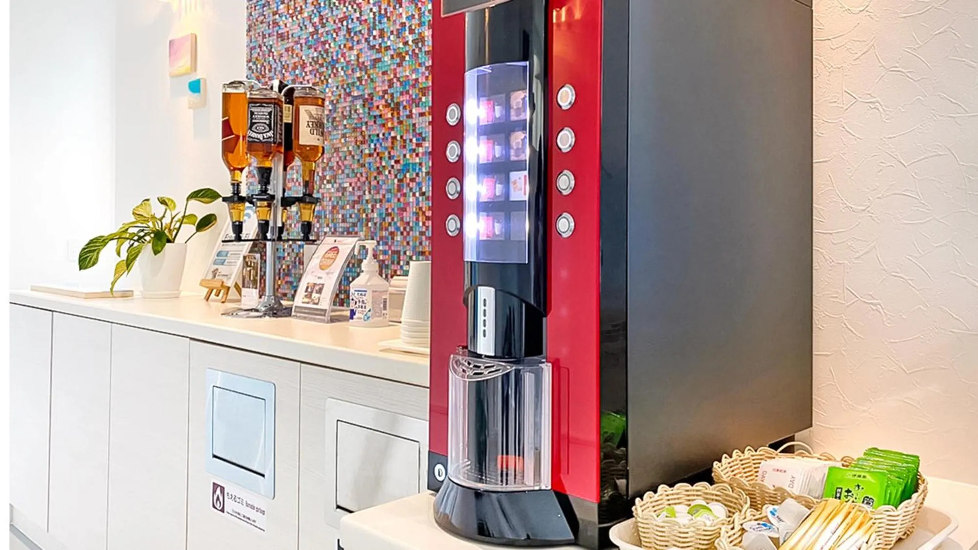 Coffee/tea facilities in Hotel Santa Barbara Miyakojima Resort