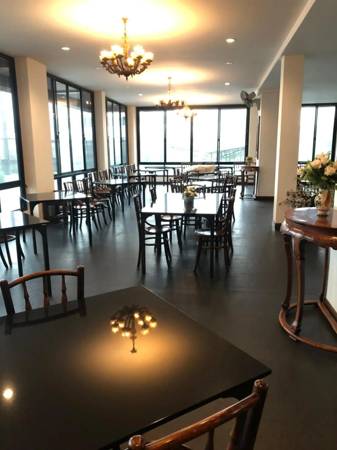 Restaurant/places to eat in Hotel IYA