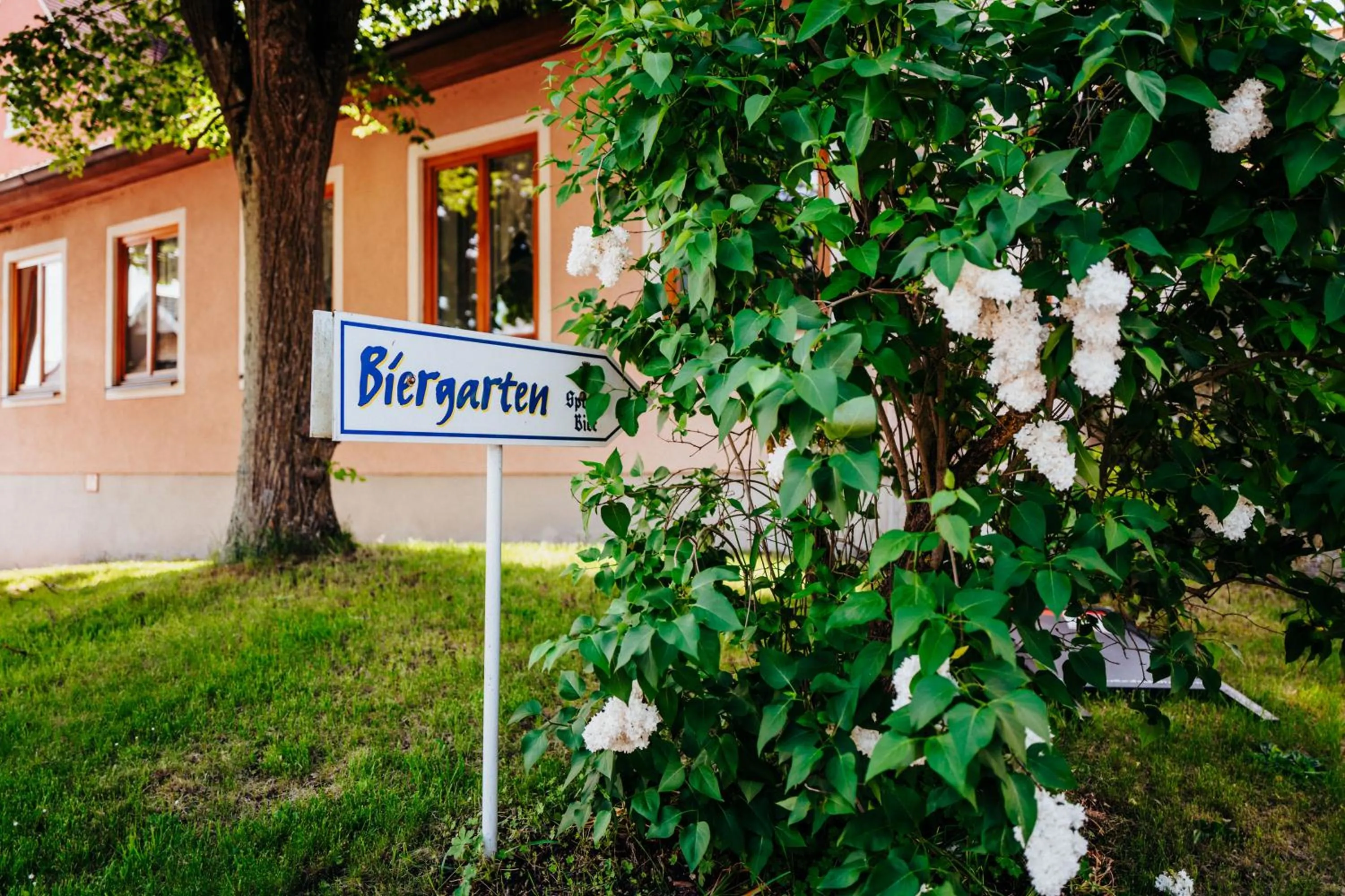 Garden view in Gasthof Linden & Wildkräuterhotel