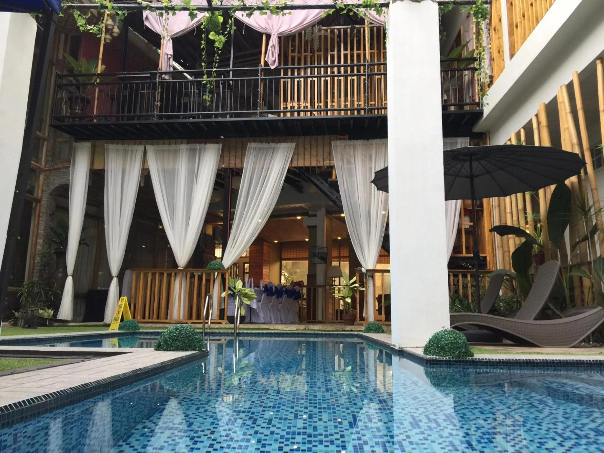 Swimming pool in Bohol Boutique Hotel