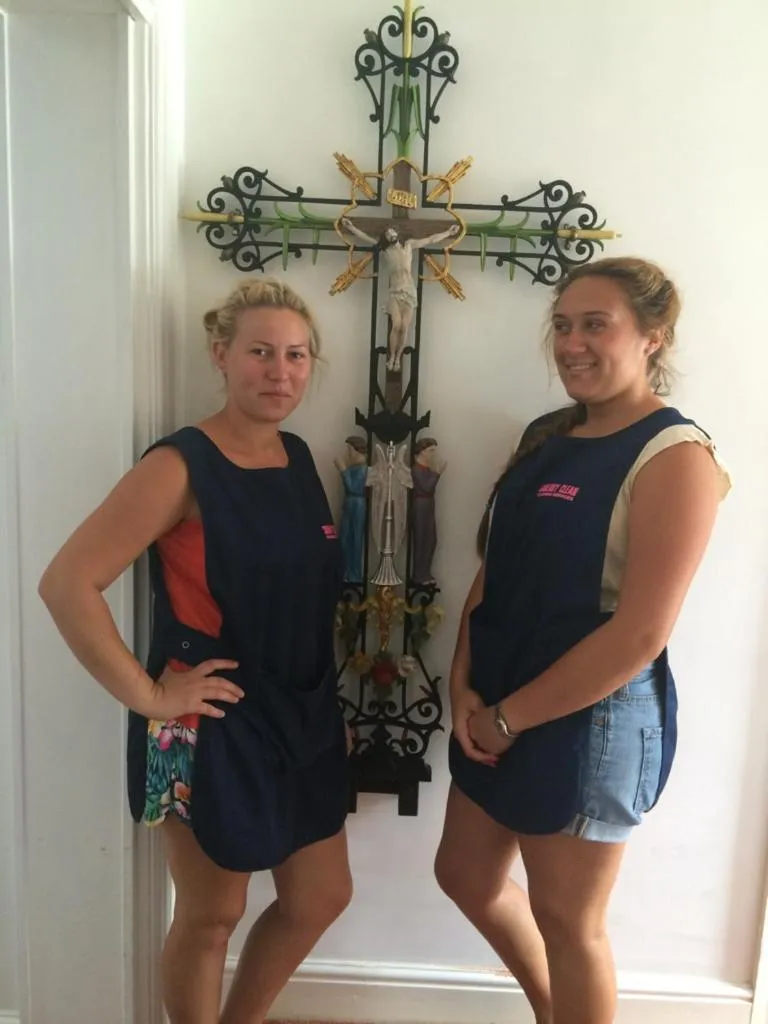 People in Swan Guest House LONDON - HEATHROW