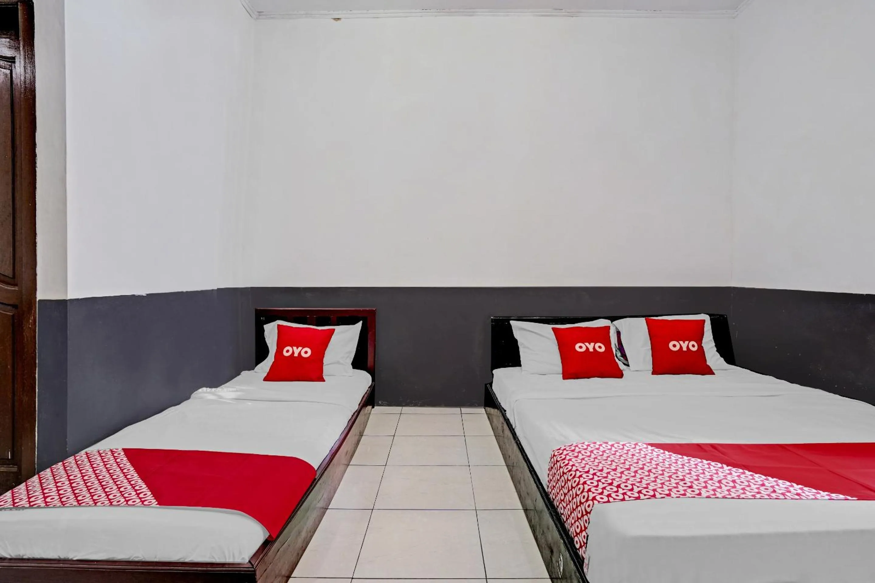 Deluxe Family Room in OYO 90405 Penginapan Sasti KuninganNearTaman Cirendang