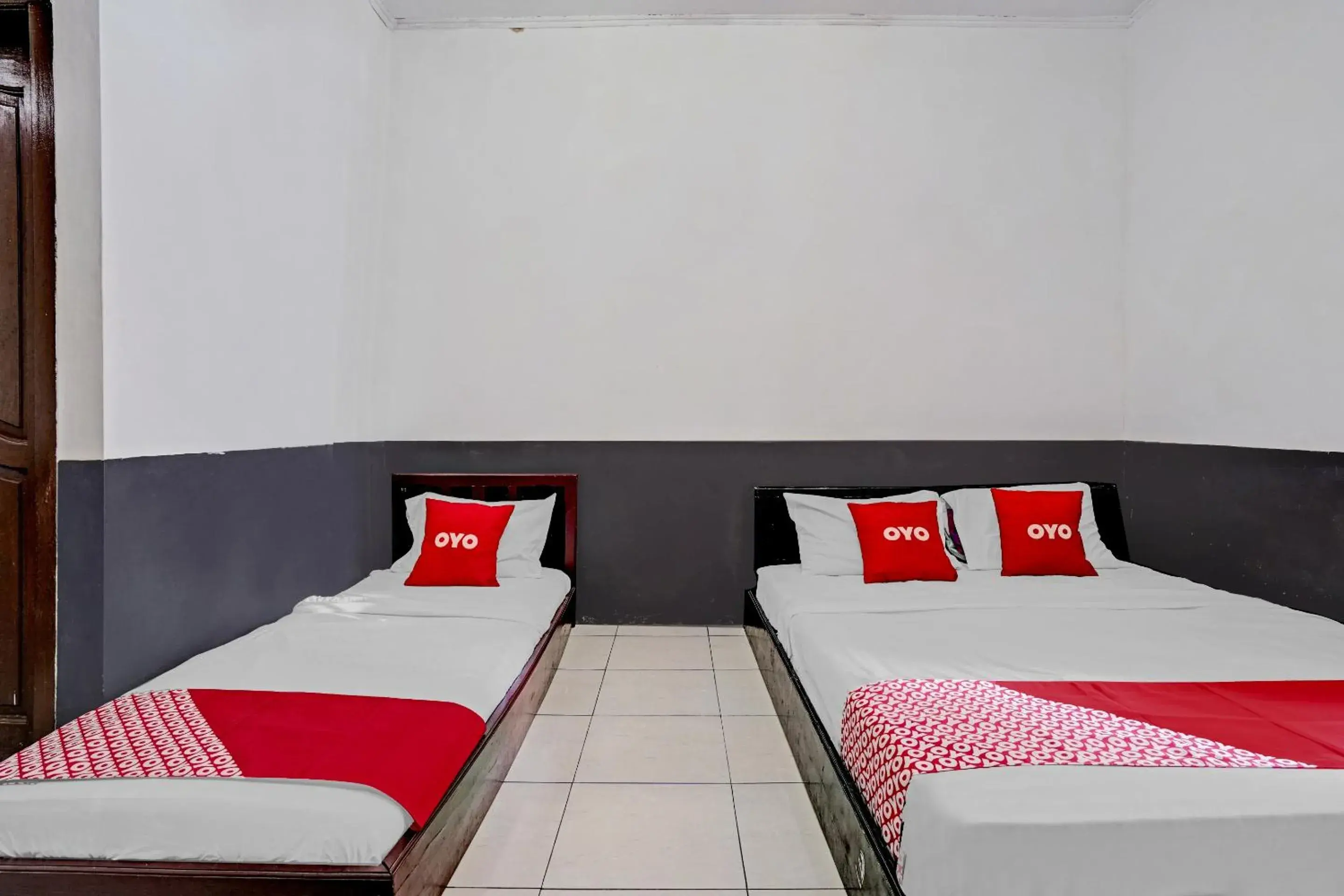 Deluxe Family Room in OYO 90405 Penginapan Sasti KuninganNearTaman Cirendang Deluxe Family Room in OYO 90405 Penginapan Sasti KuninganNearTaman Cirendang