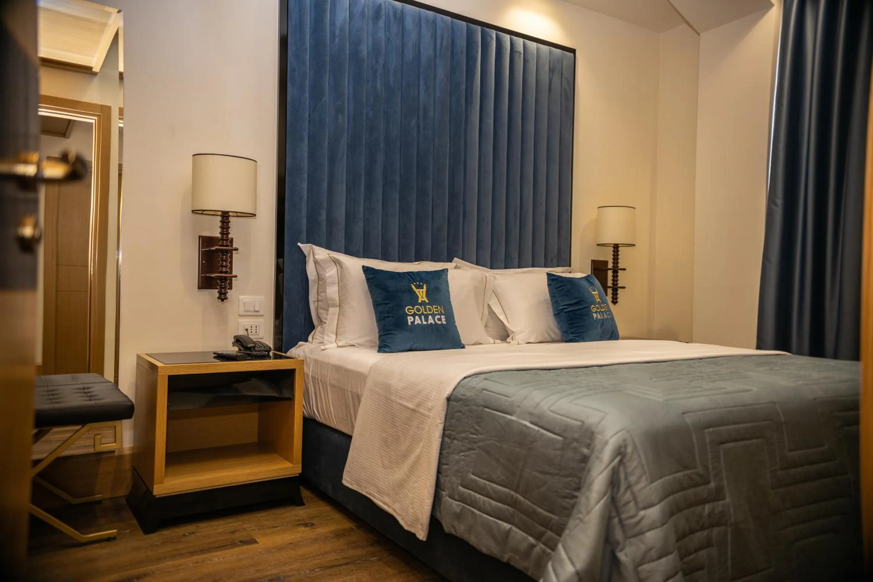 Bed in Hotel Golden Palace