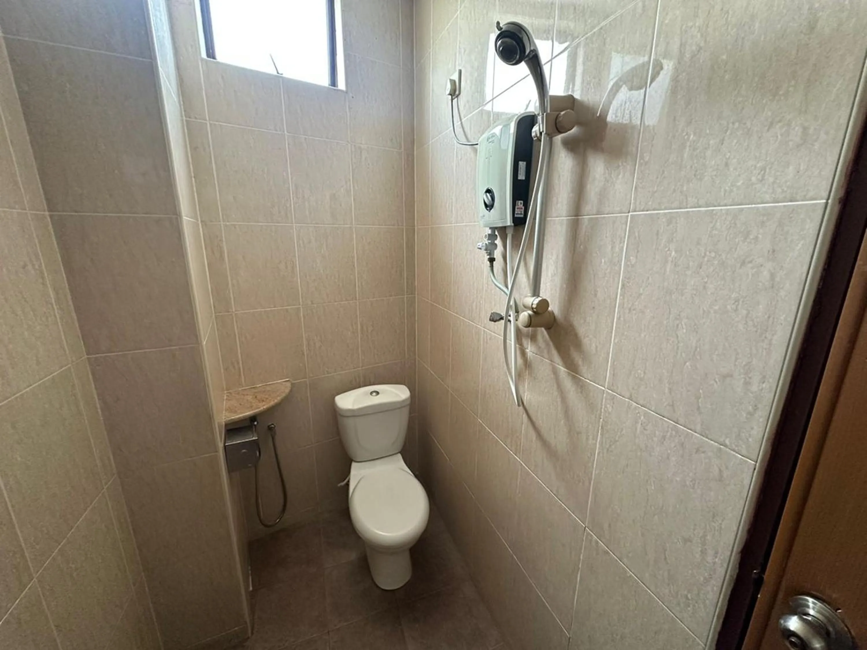 Bathroom in Glistar Hotel